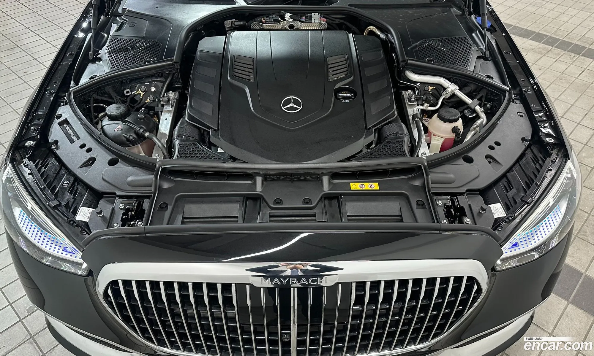 Mercedes-Benz S-Klasse Maybach S580 4Matic 2023 - фотография 12857570