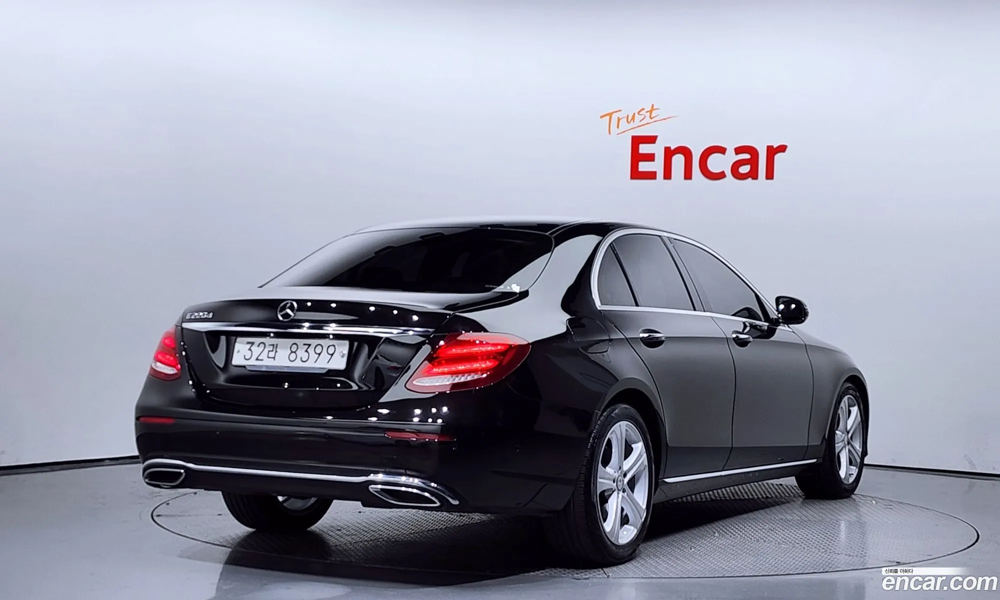 Mercedes-Benz E-Klasse E220D Avant Garde 2017 - фотография 12476798
