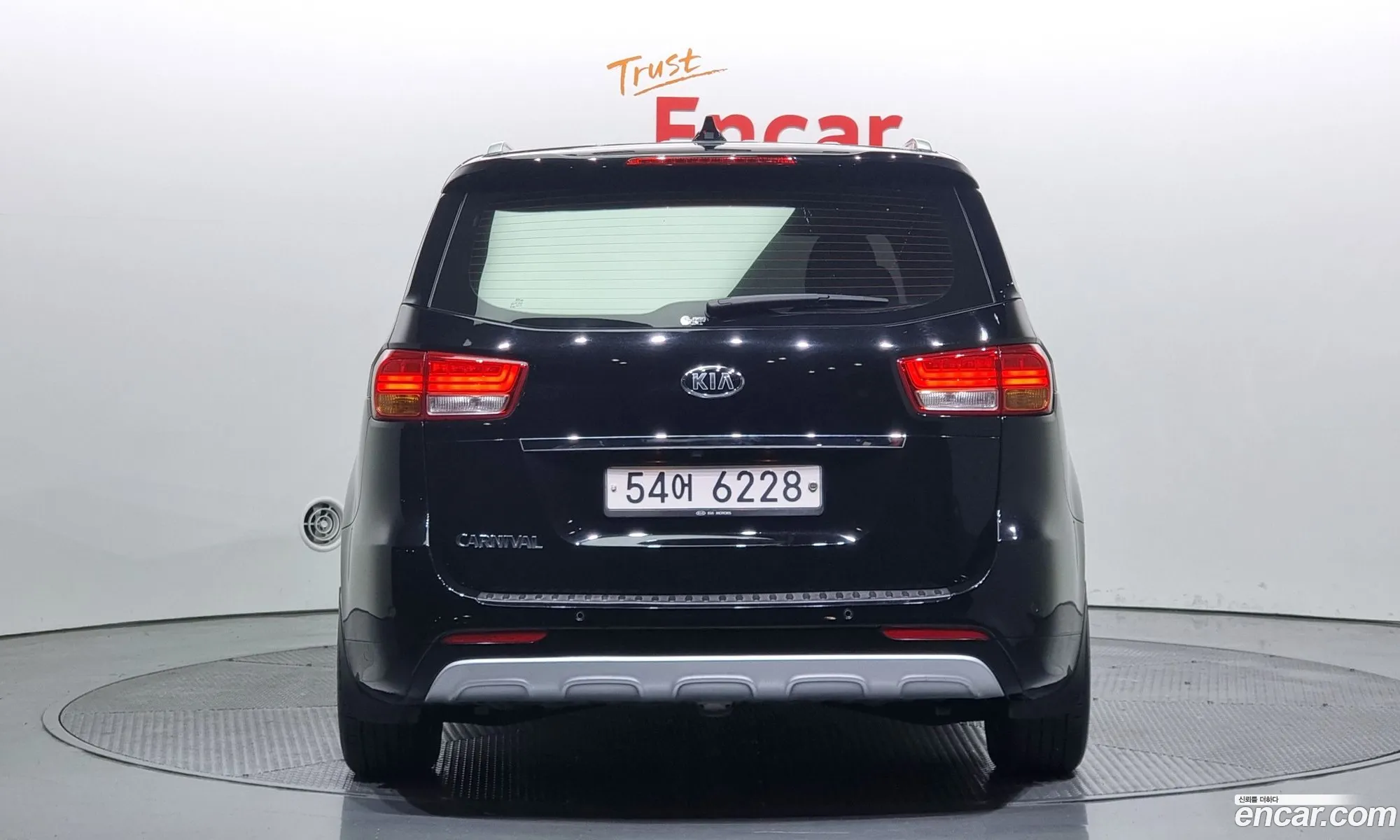 Kia Carnival 9-Seater Noblesse 2018 - фотография 14847445