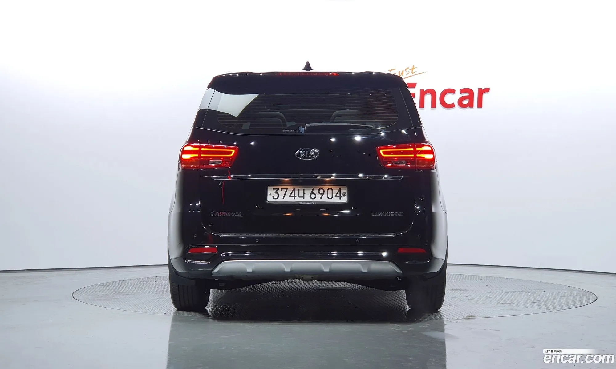 Kia Carnival Gasoline 7-Seater Limousine 2020 - фотография 15857208