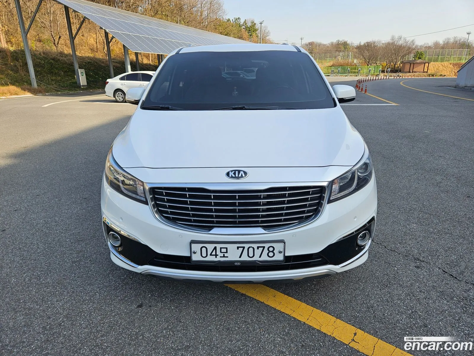 Kia Carnival 7-Seater Limousine 2018 - фотография 14748008