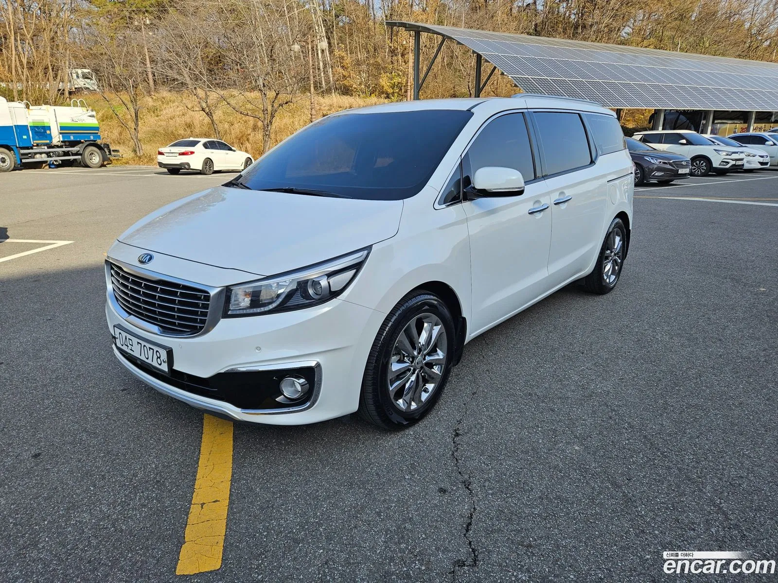 Kia Carnival 7-Seater Limousine 2018 - фотография 14748009