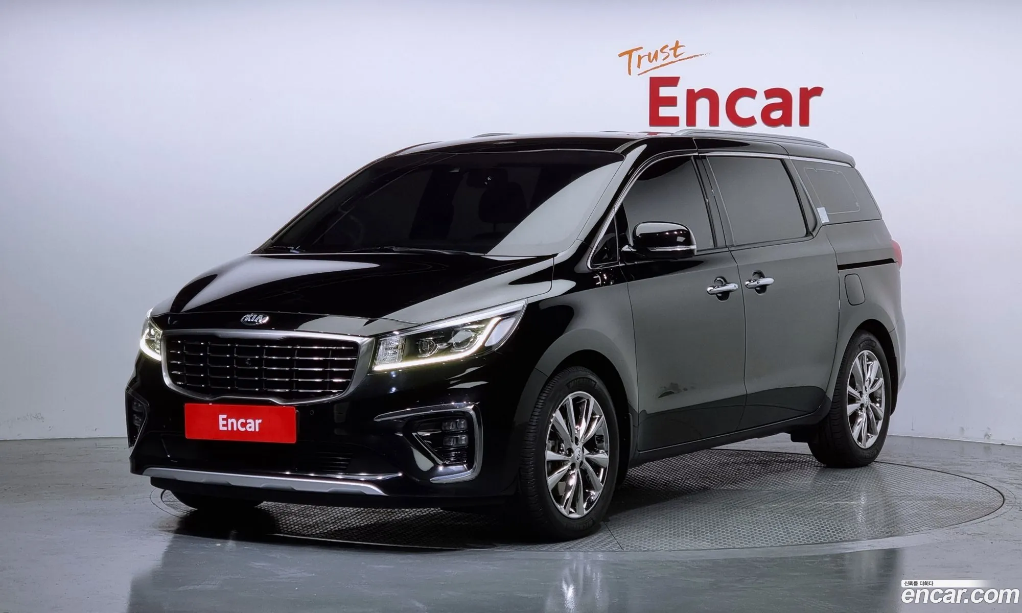 Kia The New Carnival 7-Seater Limousine President - фотография 11801115