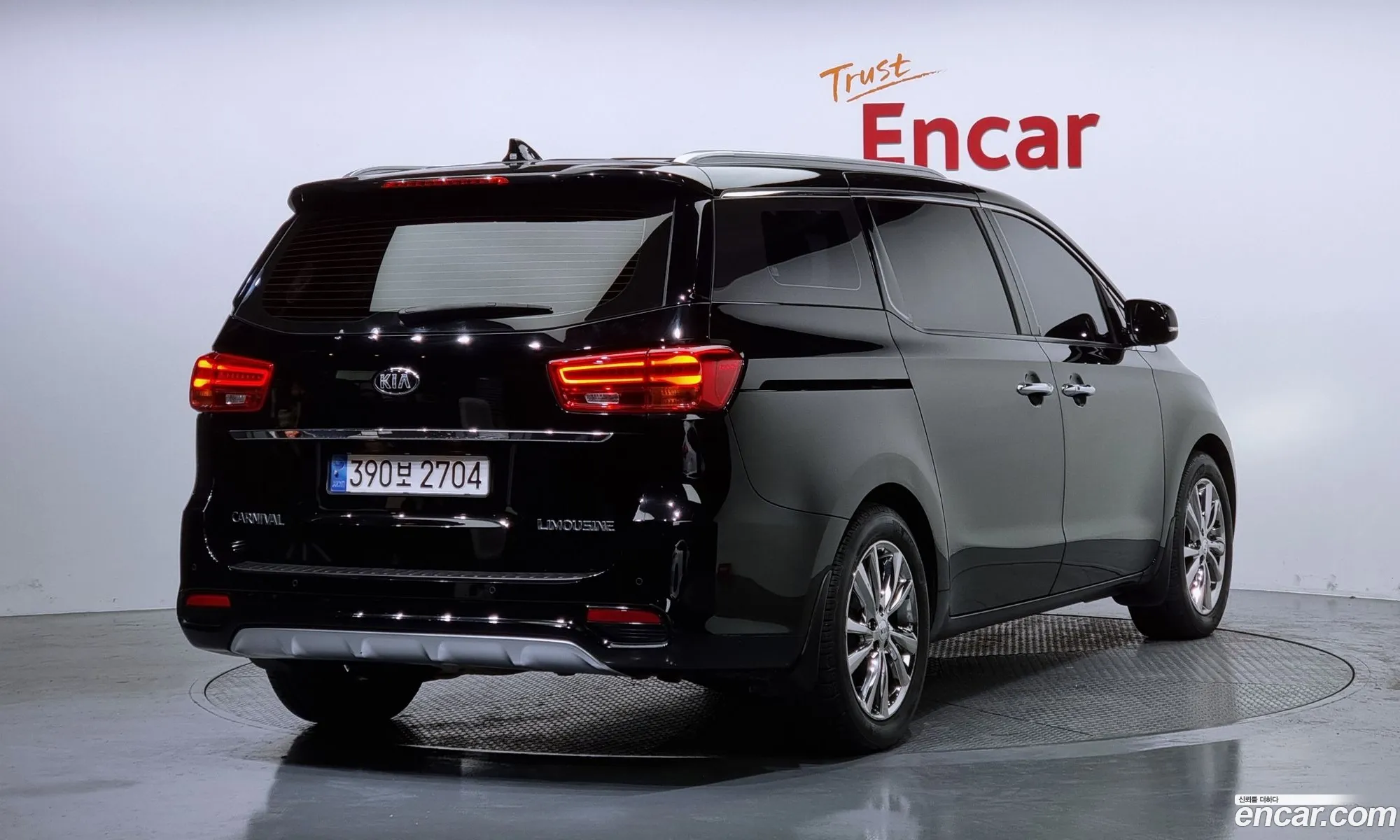Kia The New Carnival 7-Seater Limousine President - фотография 11801116