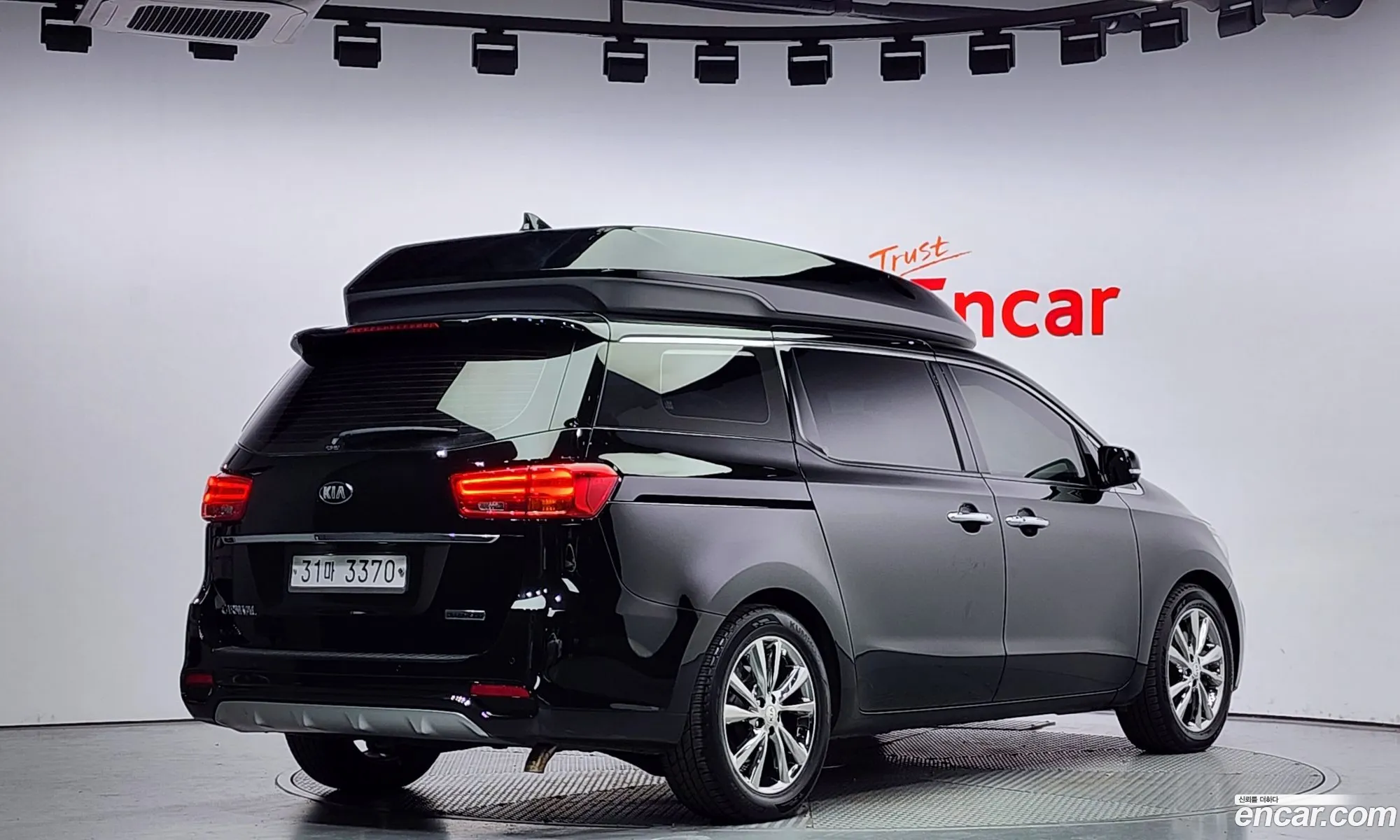 Kia Carnival Iii 9-Seater High Limousine 2019 - фотография 18211027
