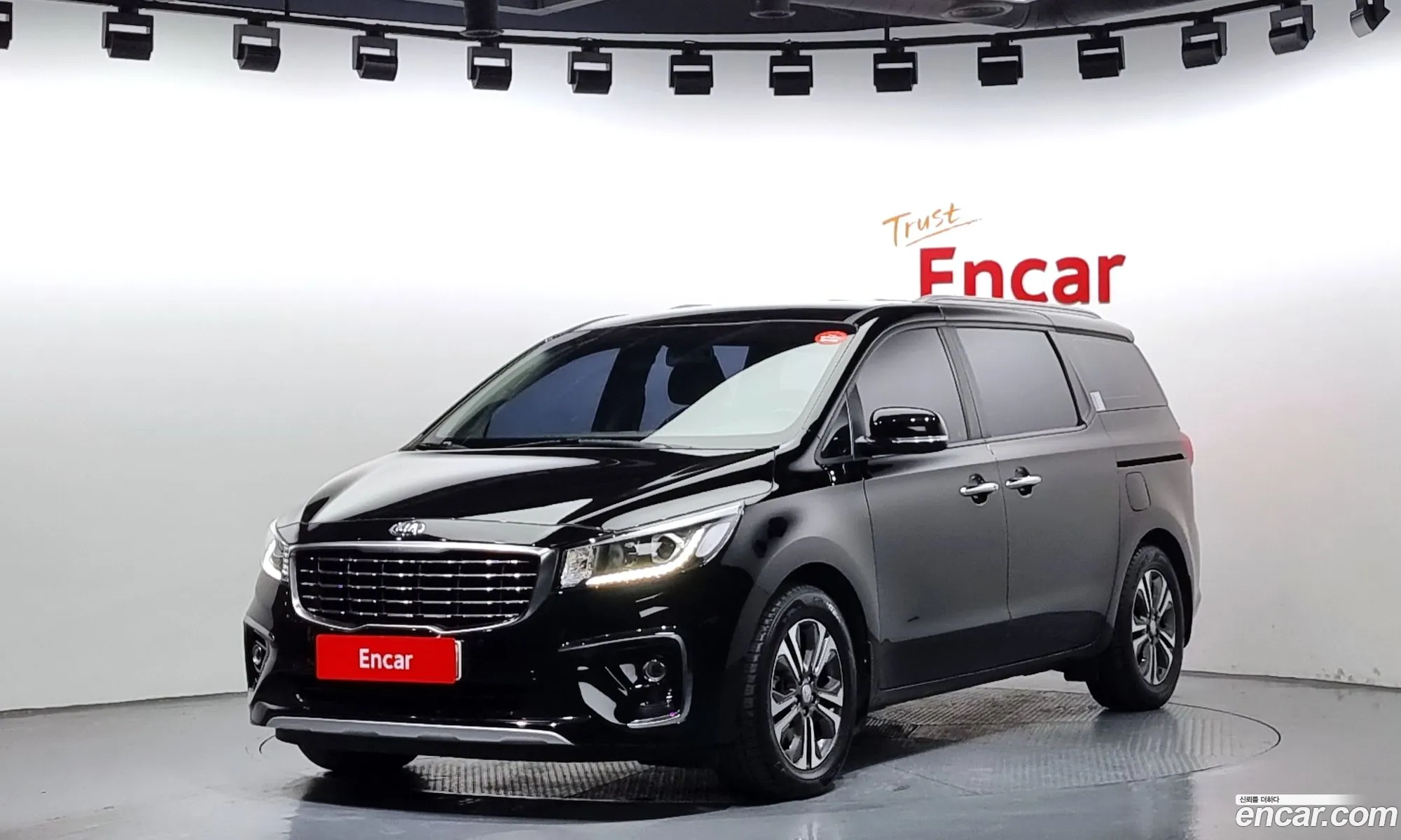 Kia Carnival Iii 9-Seater Luxury 2019 - фотография 15718100