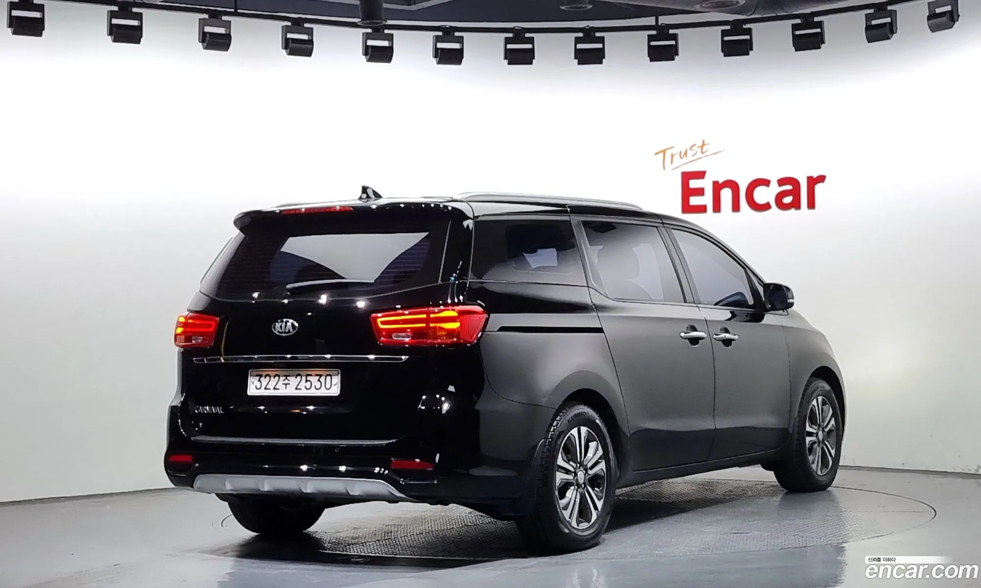 Kia Carnival Iii 9-Seater Luxury 2019 - фотография 15718101