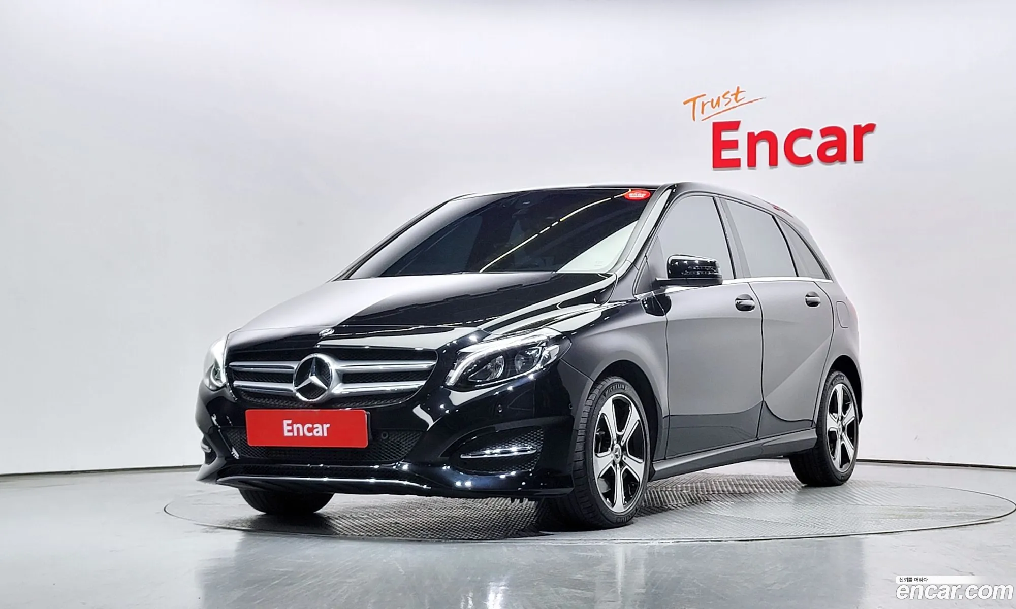 Mercedes-Benz B-Klasse B220 2018 - фотография 12412262