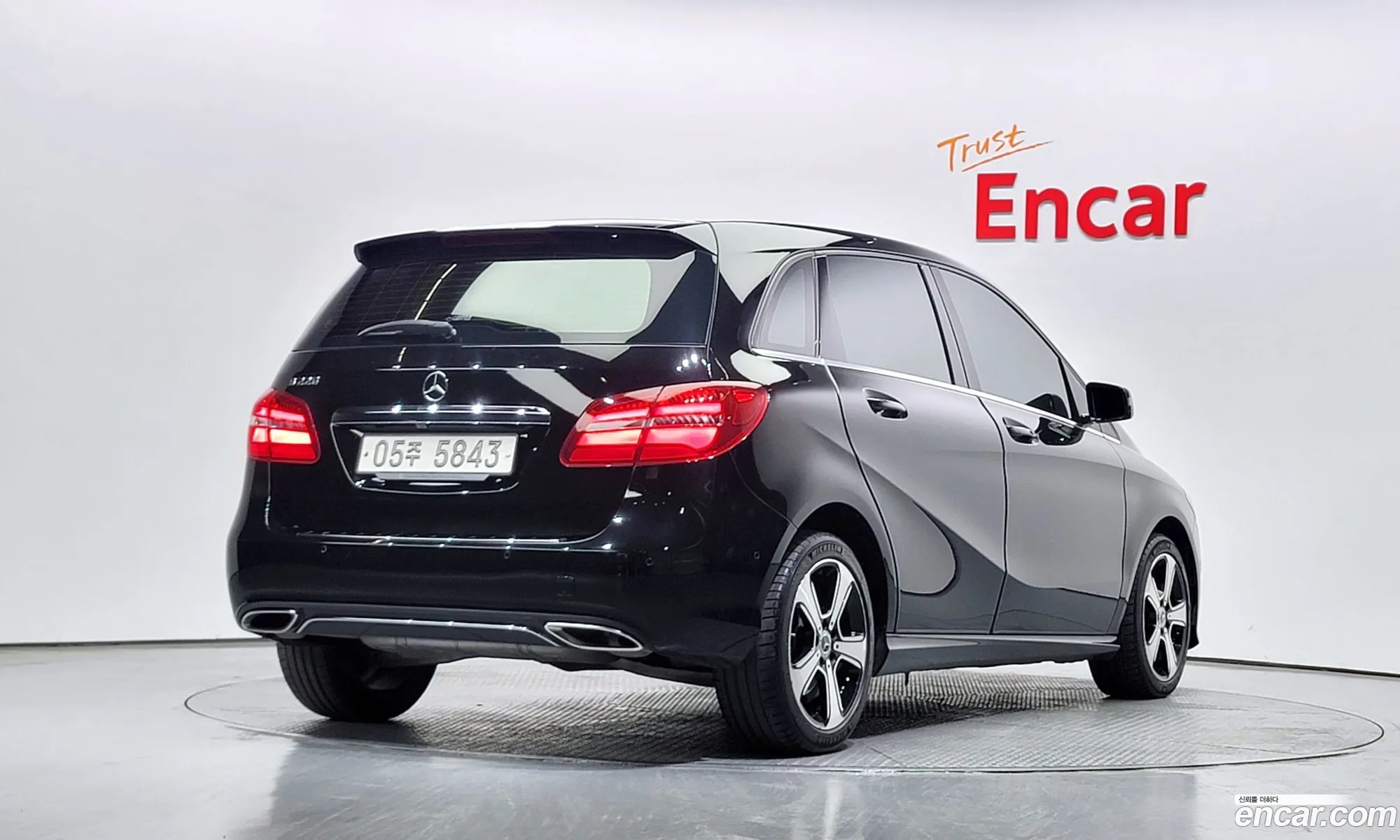 Mercedes-Benz B-Klasse B220 2018 - фотография 12412263