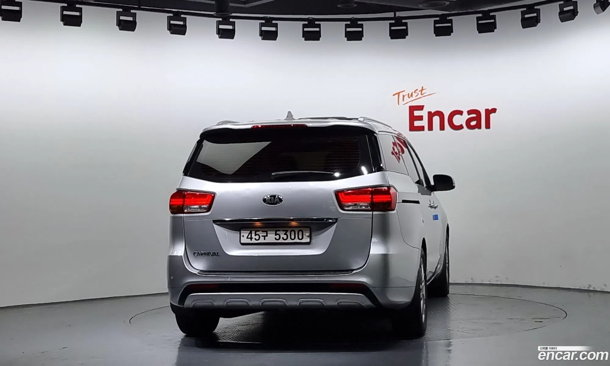 Kia Carnival 9-Seater Noblesse 2015 - фотография 19766828