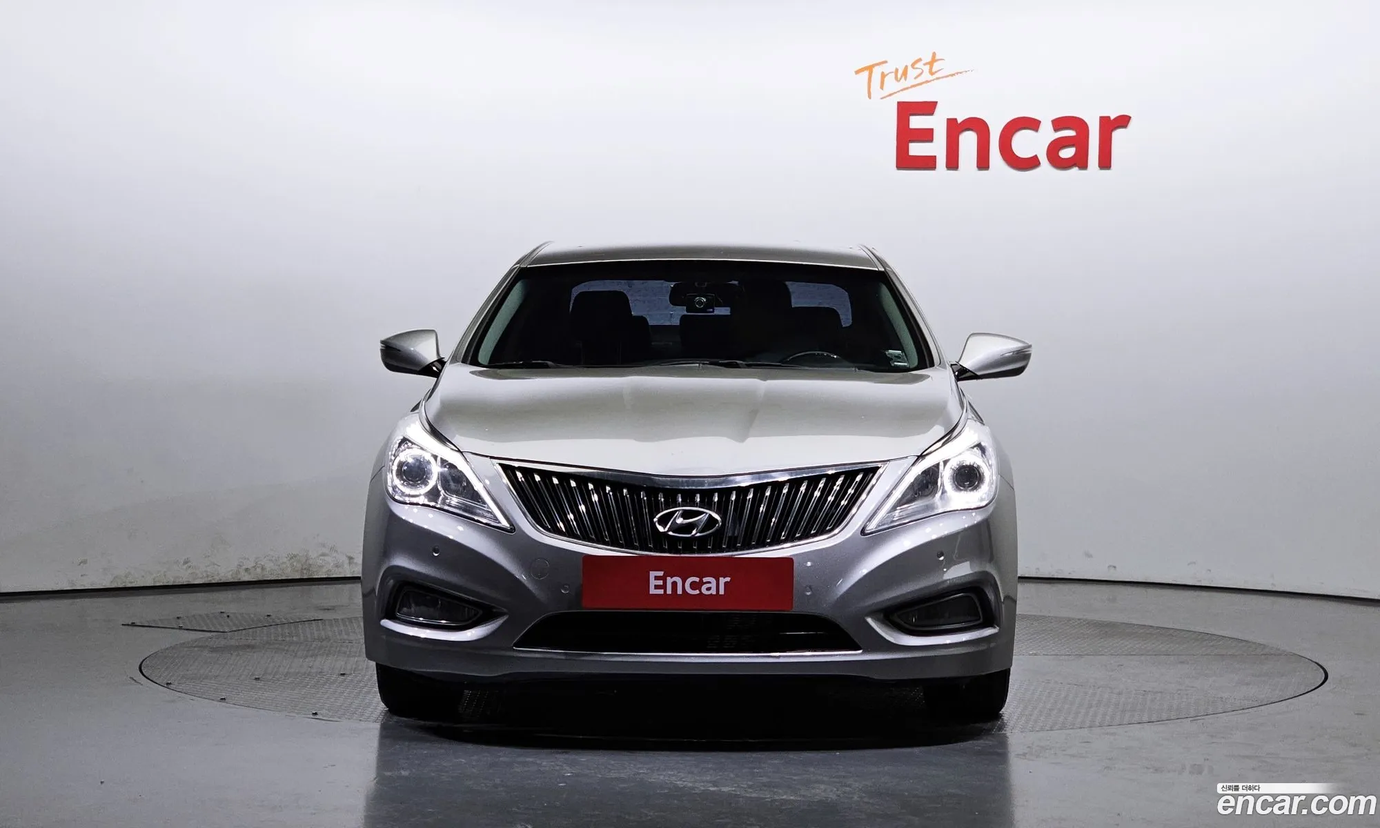 Hyundai Grandeur V Hg240 Modern 2014 - фотография 17980224