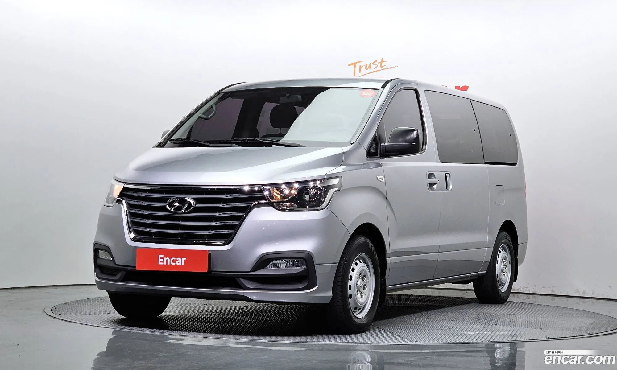Hyundai Starex Wagon 12-Seater 2019 - фотография 15979307
