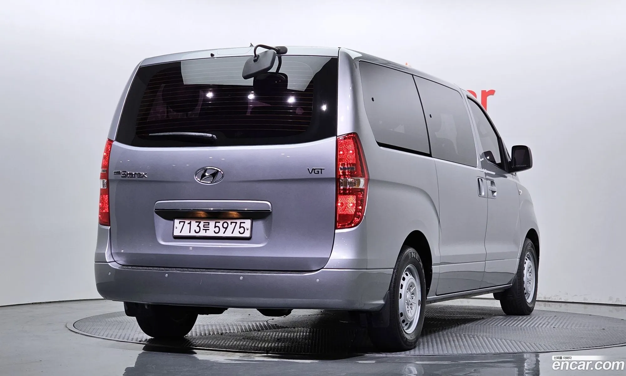 Hyundai Starex Wagon 12-Seater 2019 - фотография 15979308