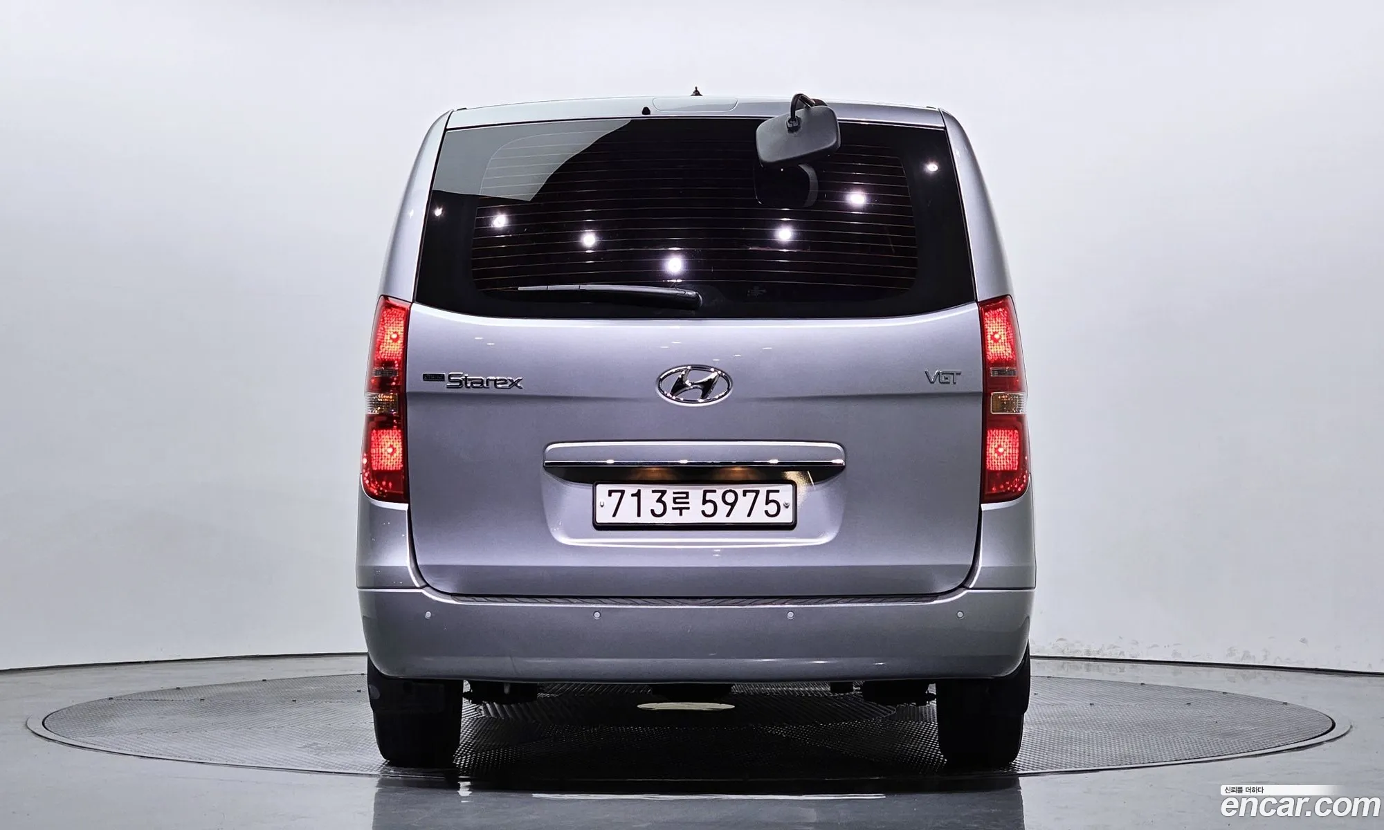 Hyundai Starex Wagon 12-Seater 2019 - фотография 15979310