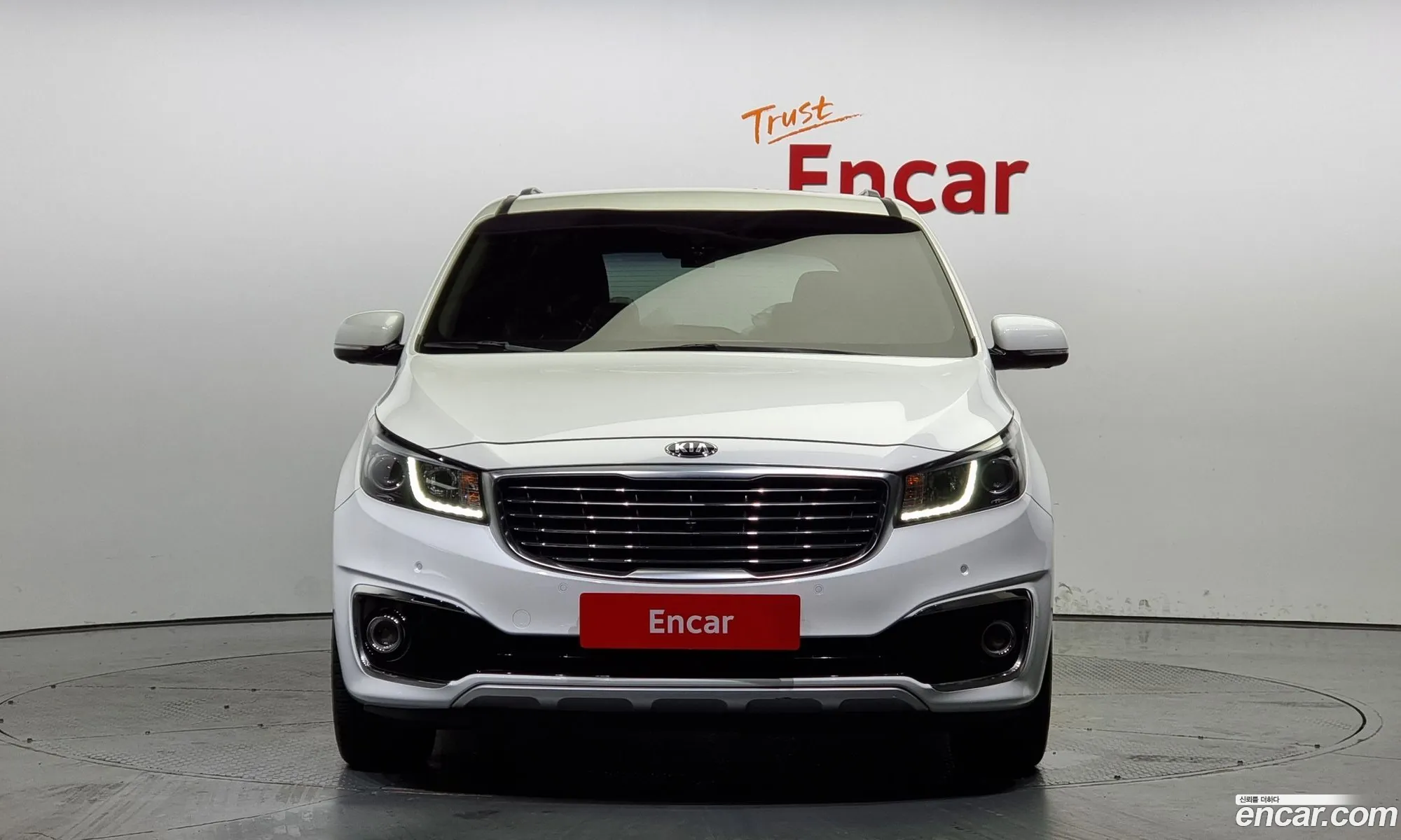 Kia Carnival 9-Seater Prestige 2018 - фотография 11237489