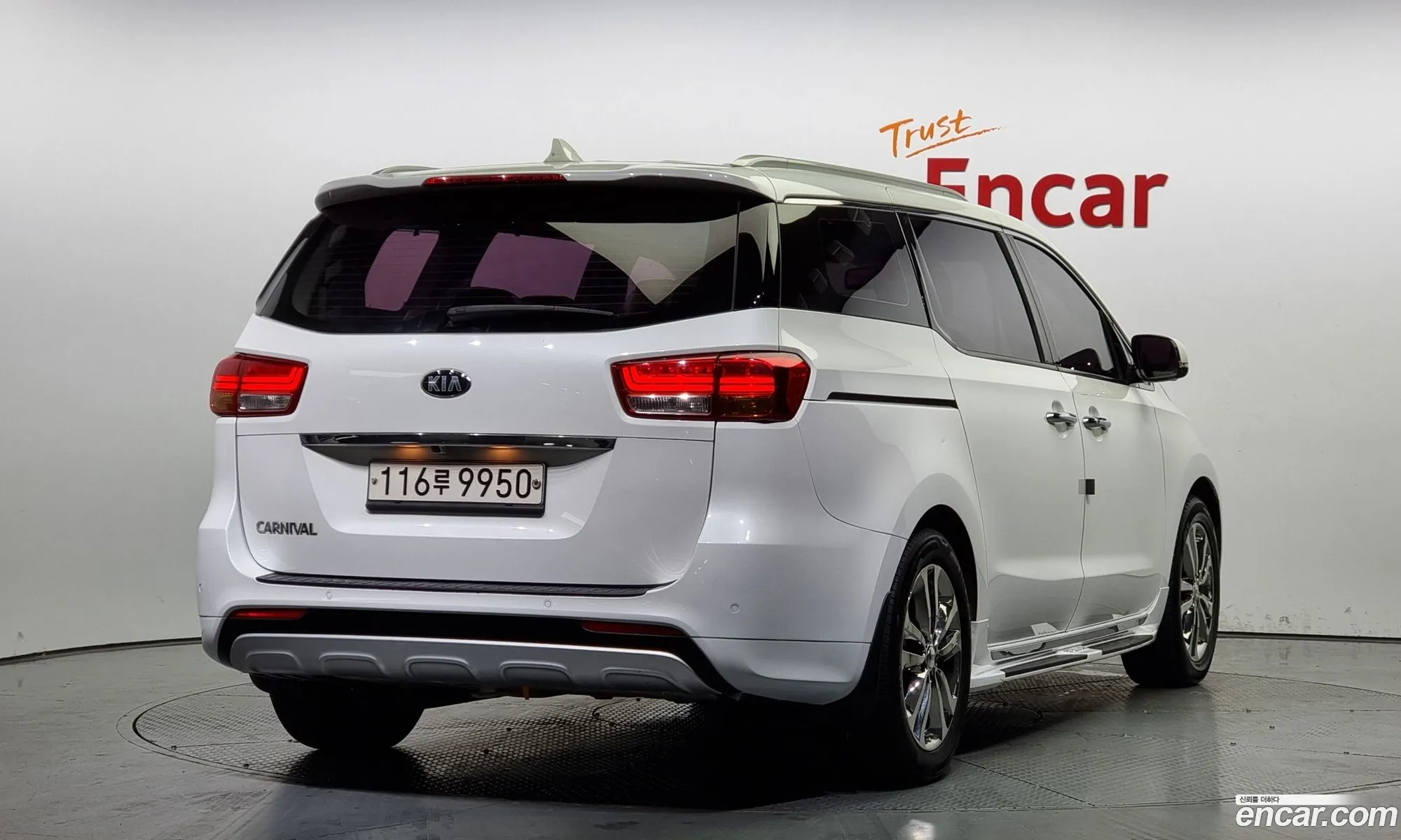 Kia Carnival 9-Seater Prestige 2018 - фотография 11237490