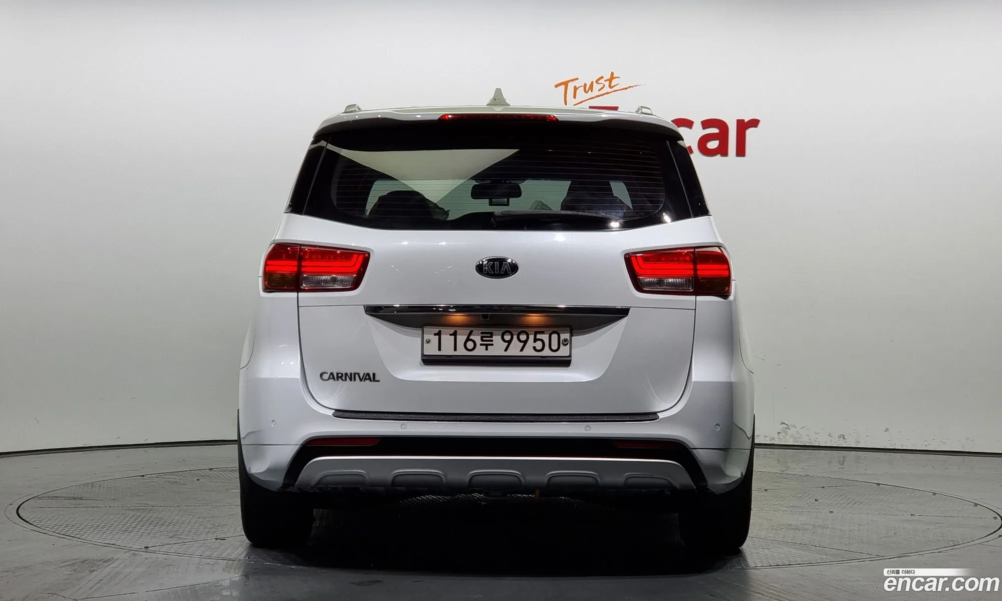 Kia Carnival 9-Seater Prestige 2018 - фотография 11237491