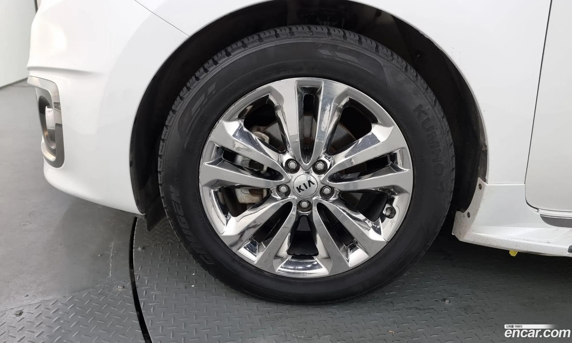 Kia Carnival 9-Seater Prestige 2018 - фотография 11237492