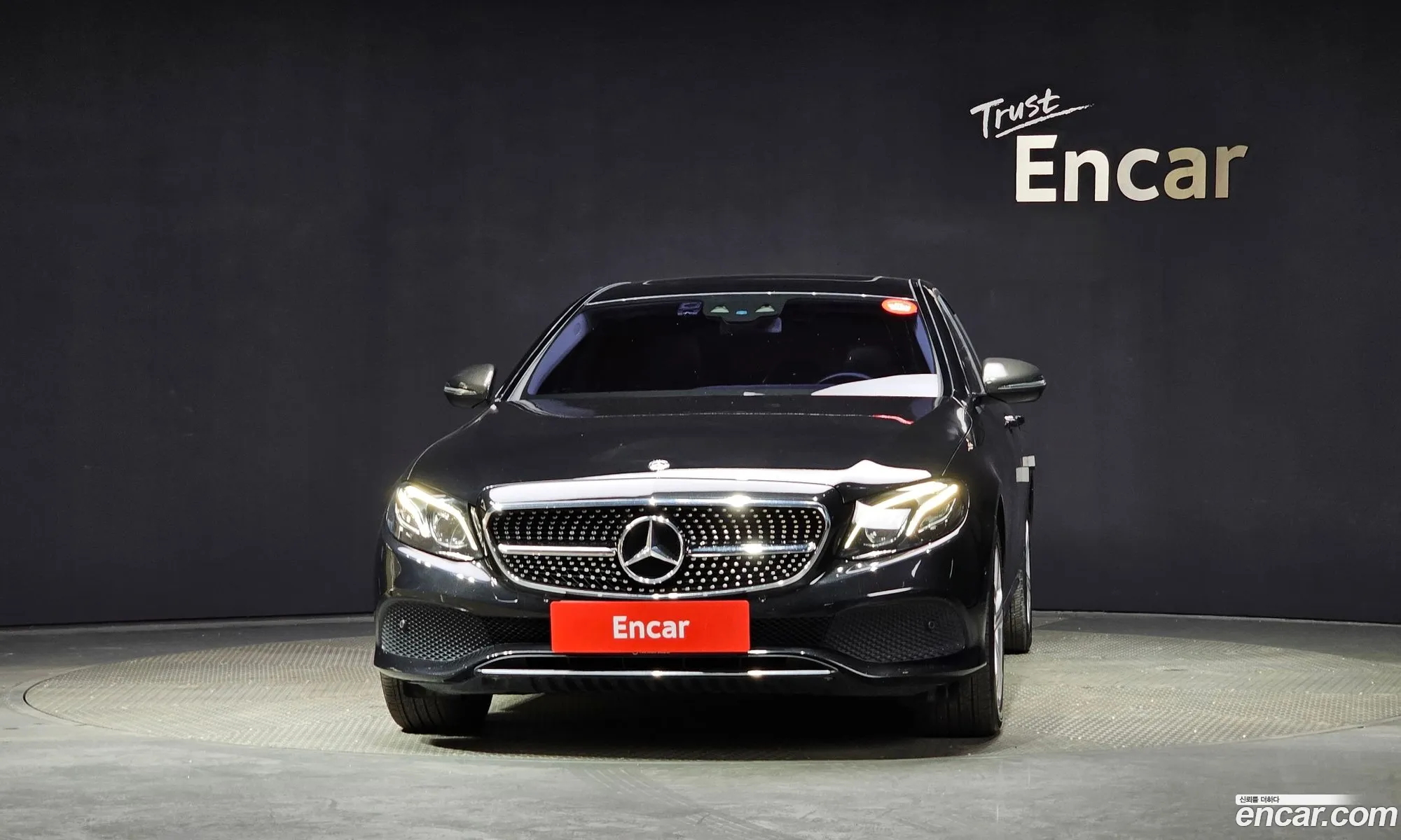 Benz E-Class W213 E220D 4Matic Avant Garde - фотография 12023613