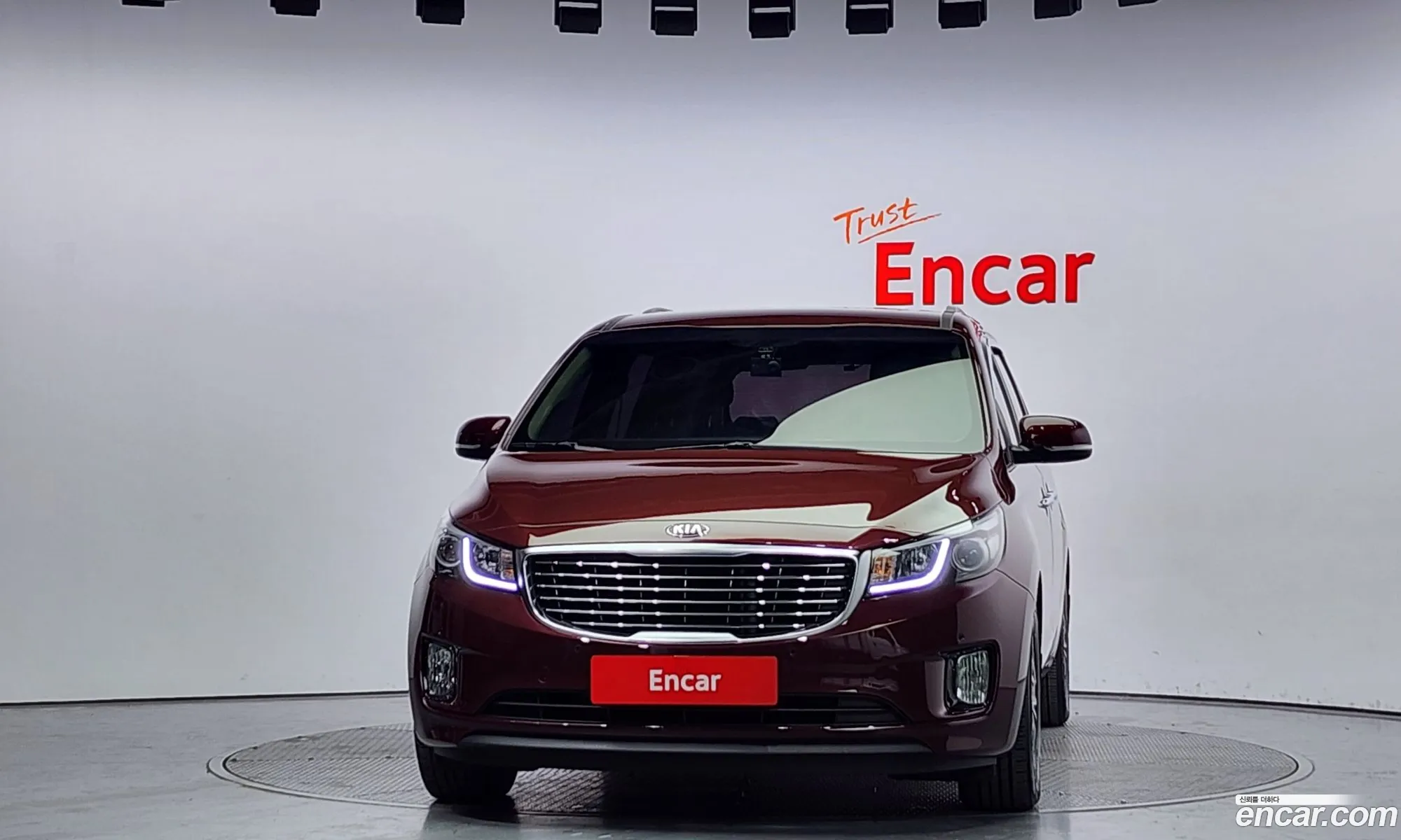 Kia Carnival 11-Seater Prestige 2015 - фотография 11301912