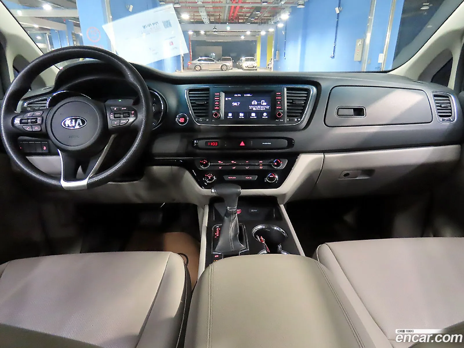 Kia The New Carnival 11-Seater Deluxe - фотография 16618596