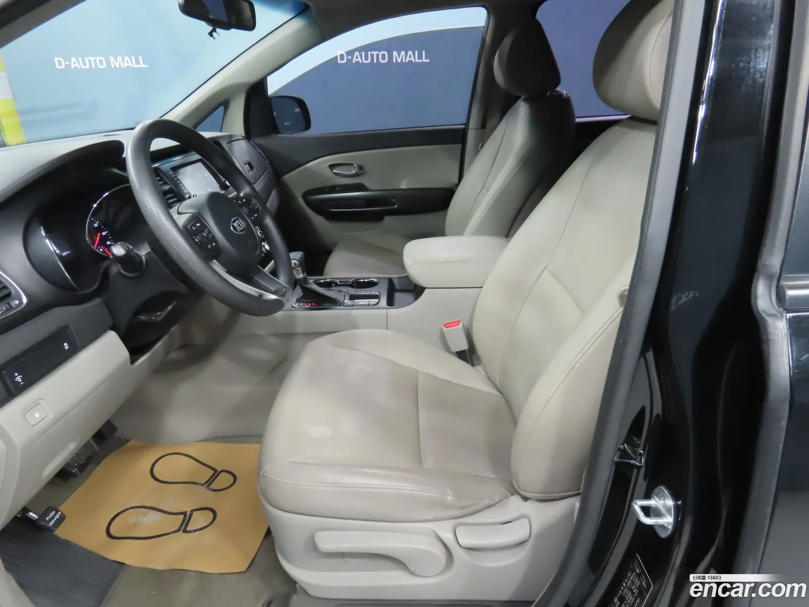 Kia The New Carnival 11-Seater Deluxe - фотография 16618597