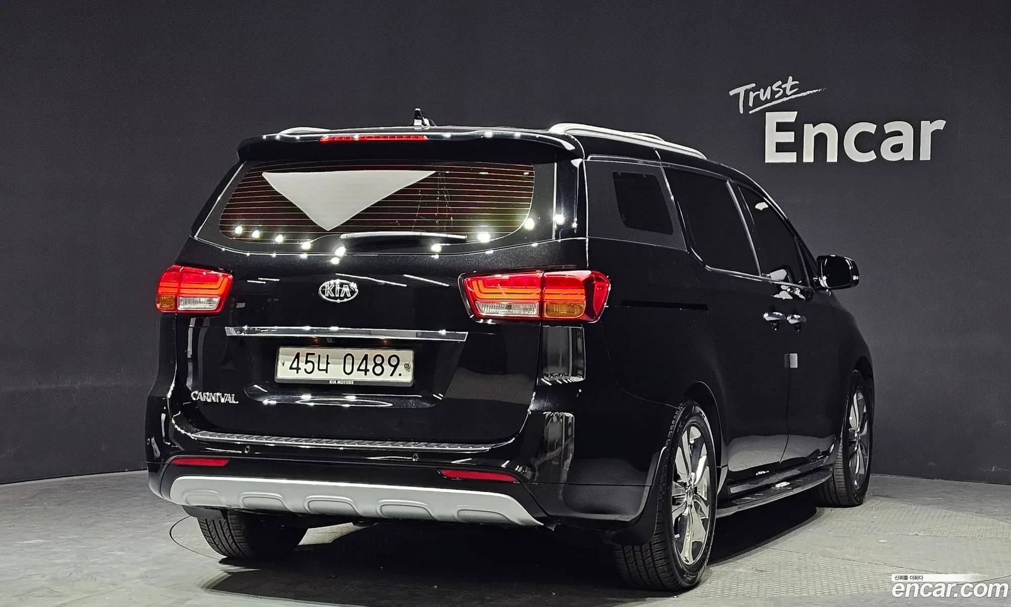 Kia All New Carnival 9-Seater Prestige - фотография 16588225