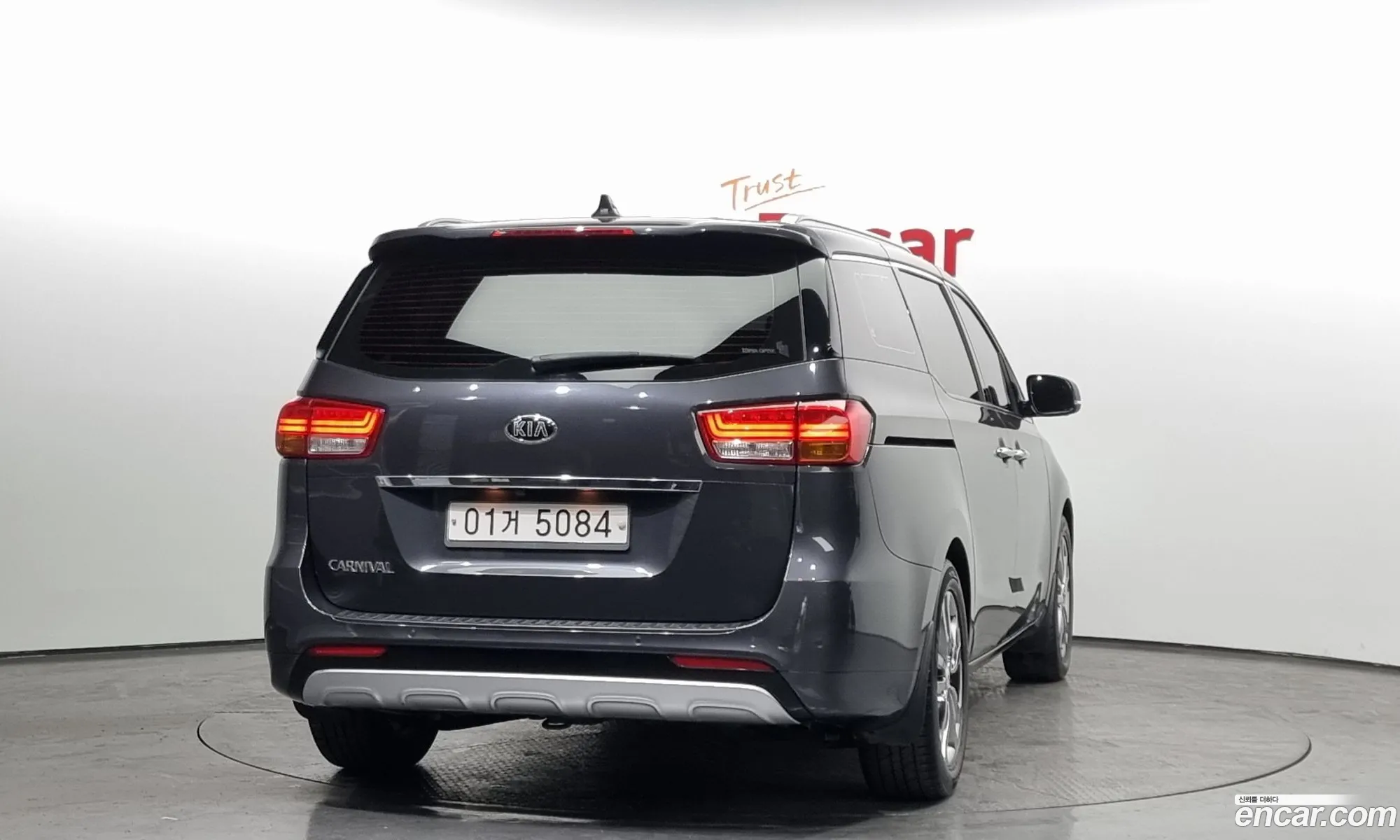 Kia Carnival 9-Seater Noblesse 2018 - фотография 15067632