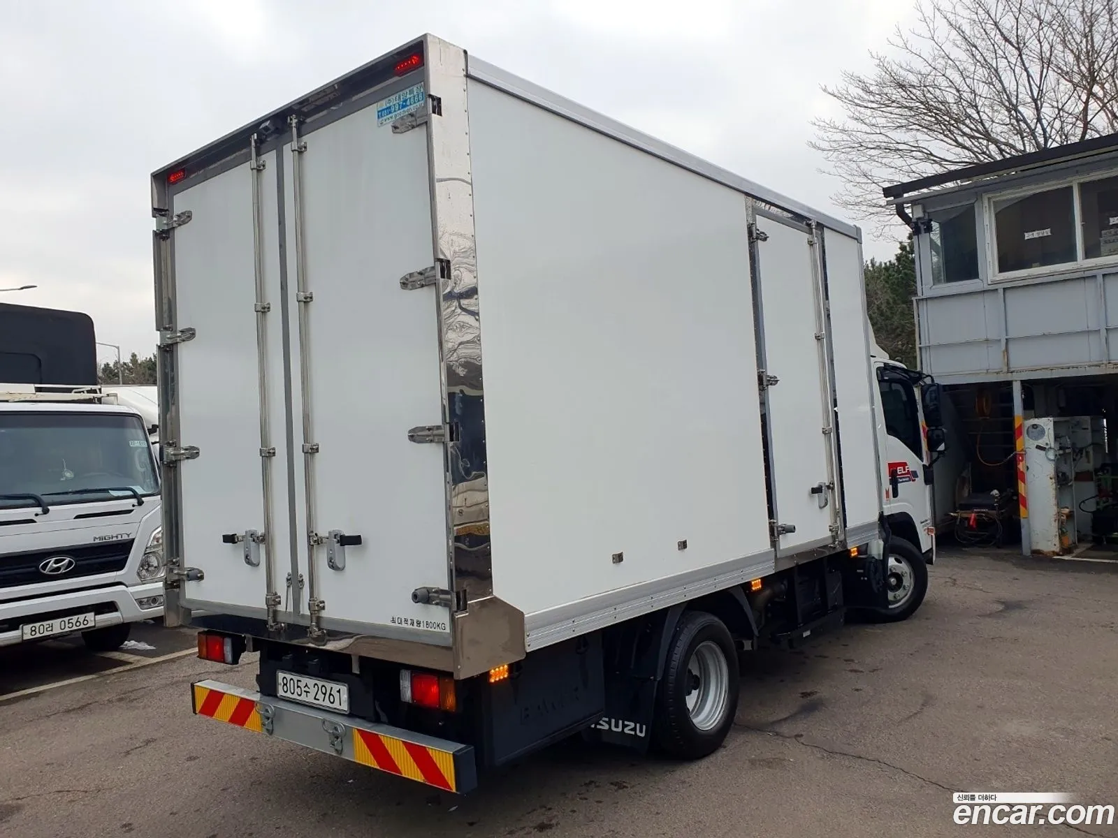 Isuzu Elf Built-In Tower 35 Tons - фотография 3507837