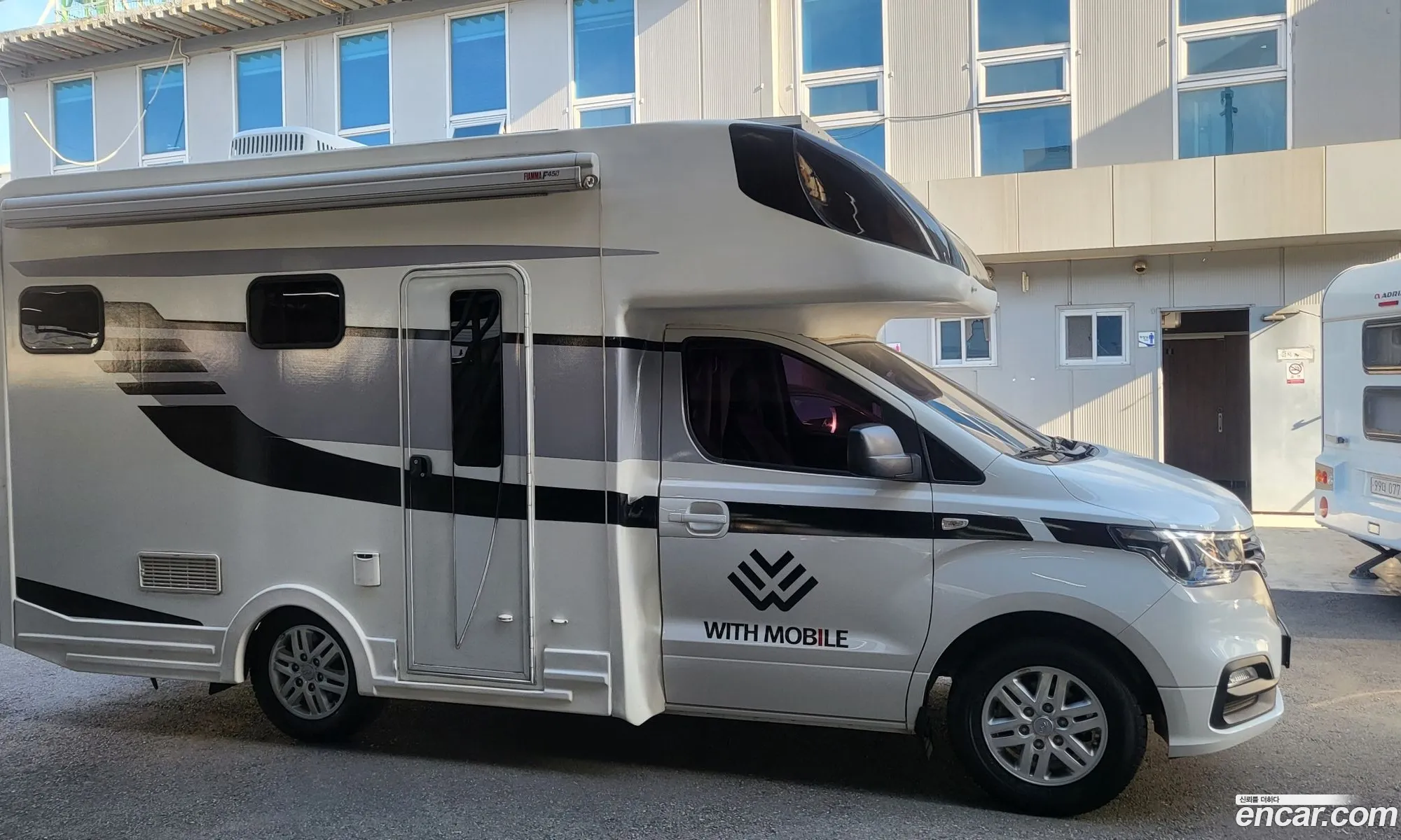 Hyundai Starex Camping Car 2019 - фотография 18874971