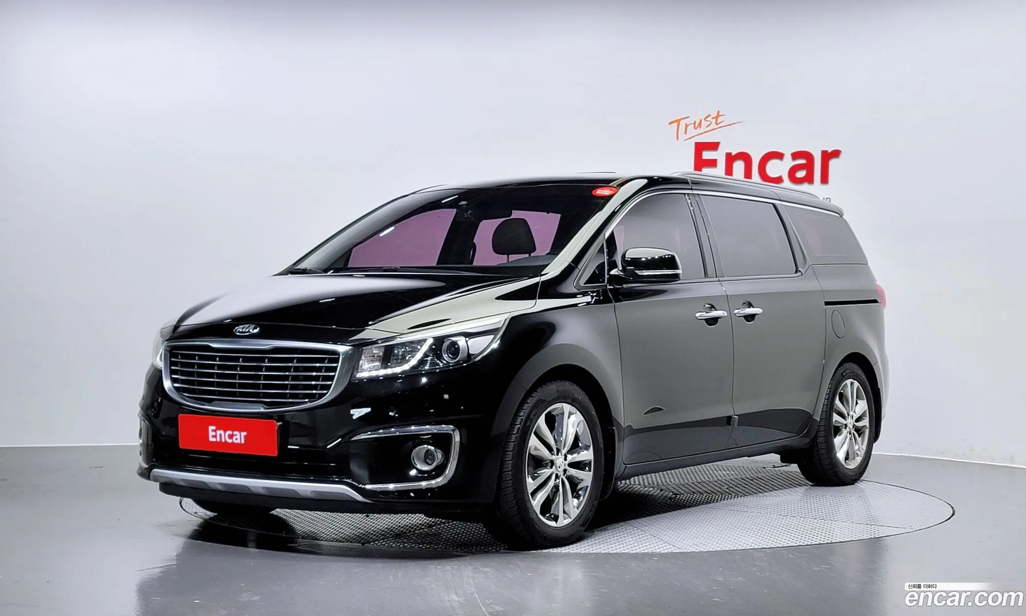 Kia Carnival 9-Seater Noblesse 2016 - фотография 15983503
