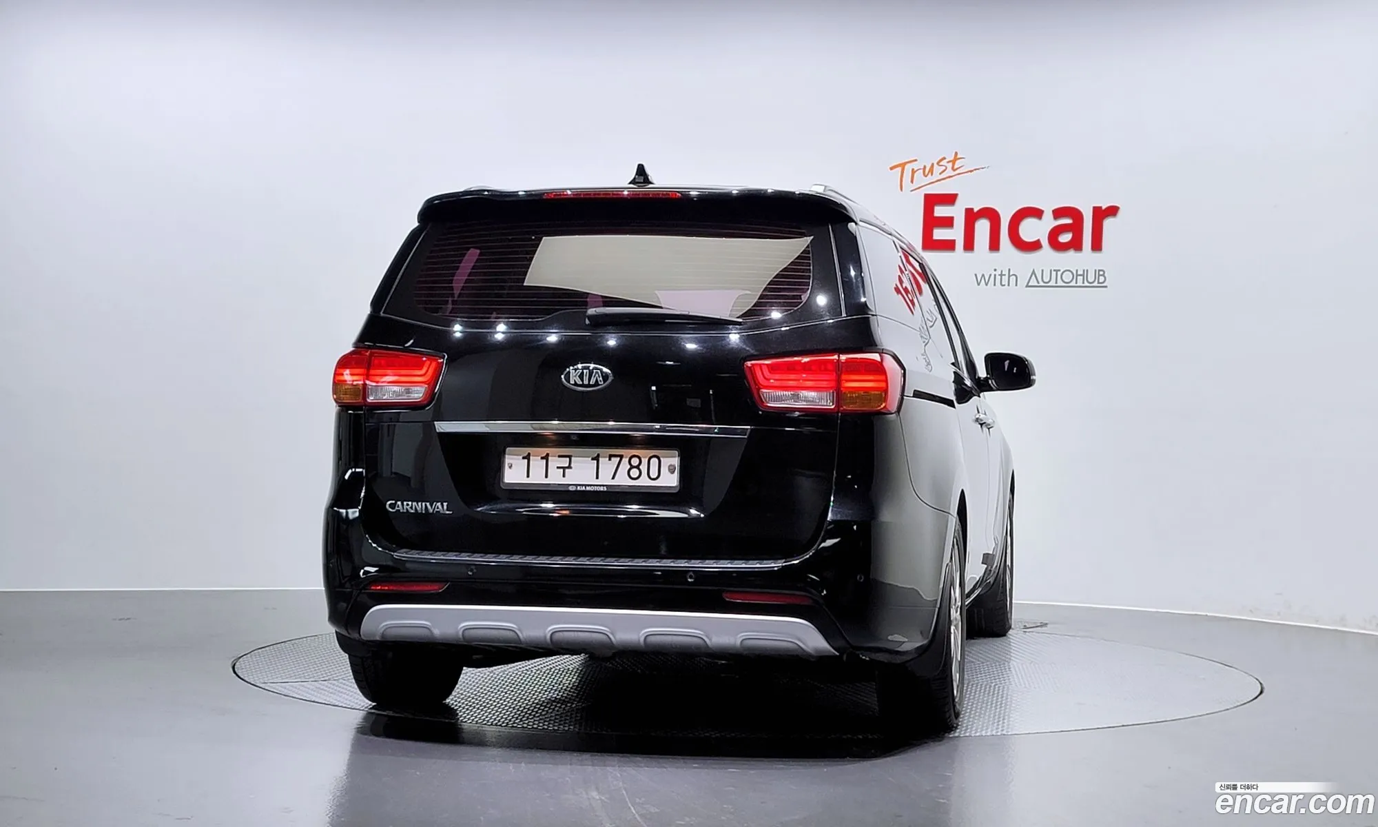 Kia Carnival 9-Seater Noblesse 2016 - фотография 15983506