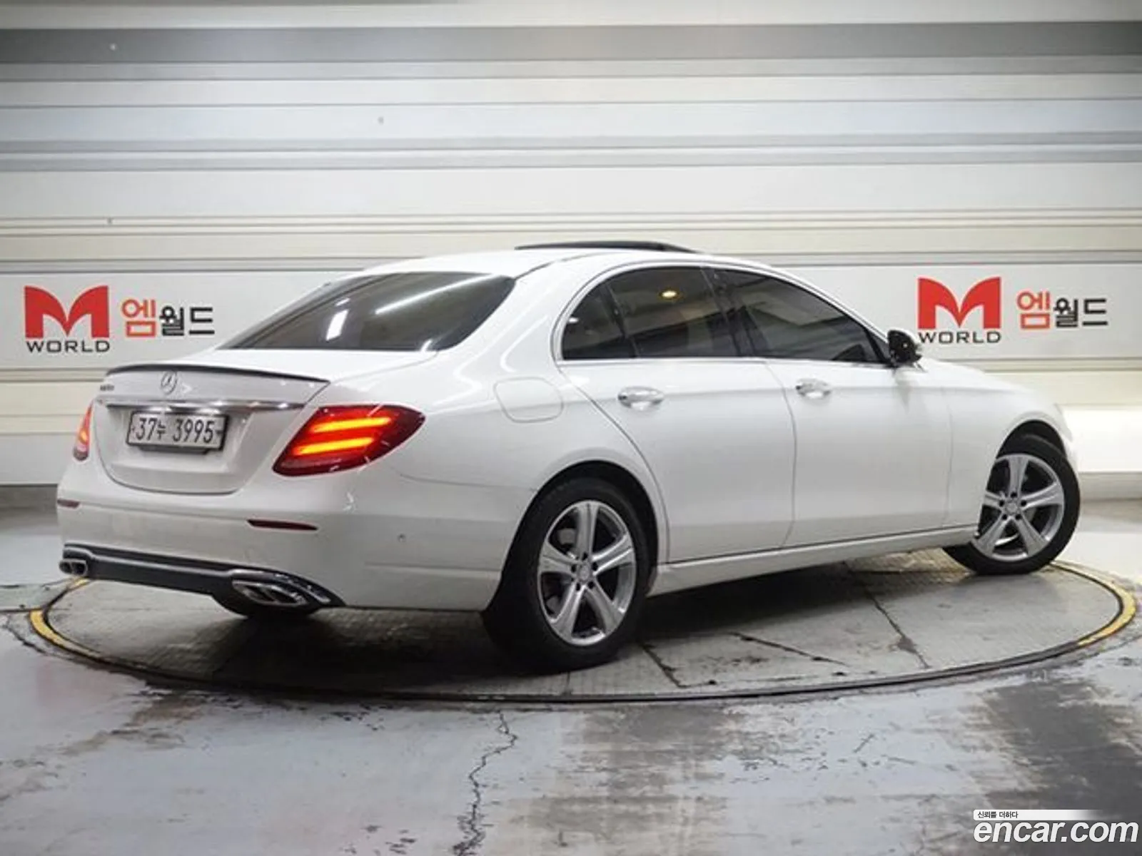 Mercedes-Benz E-Klasse E220D Avant Garde 2017 - фотография 12656686