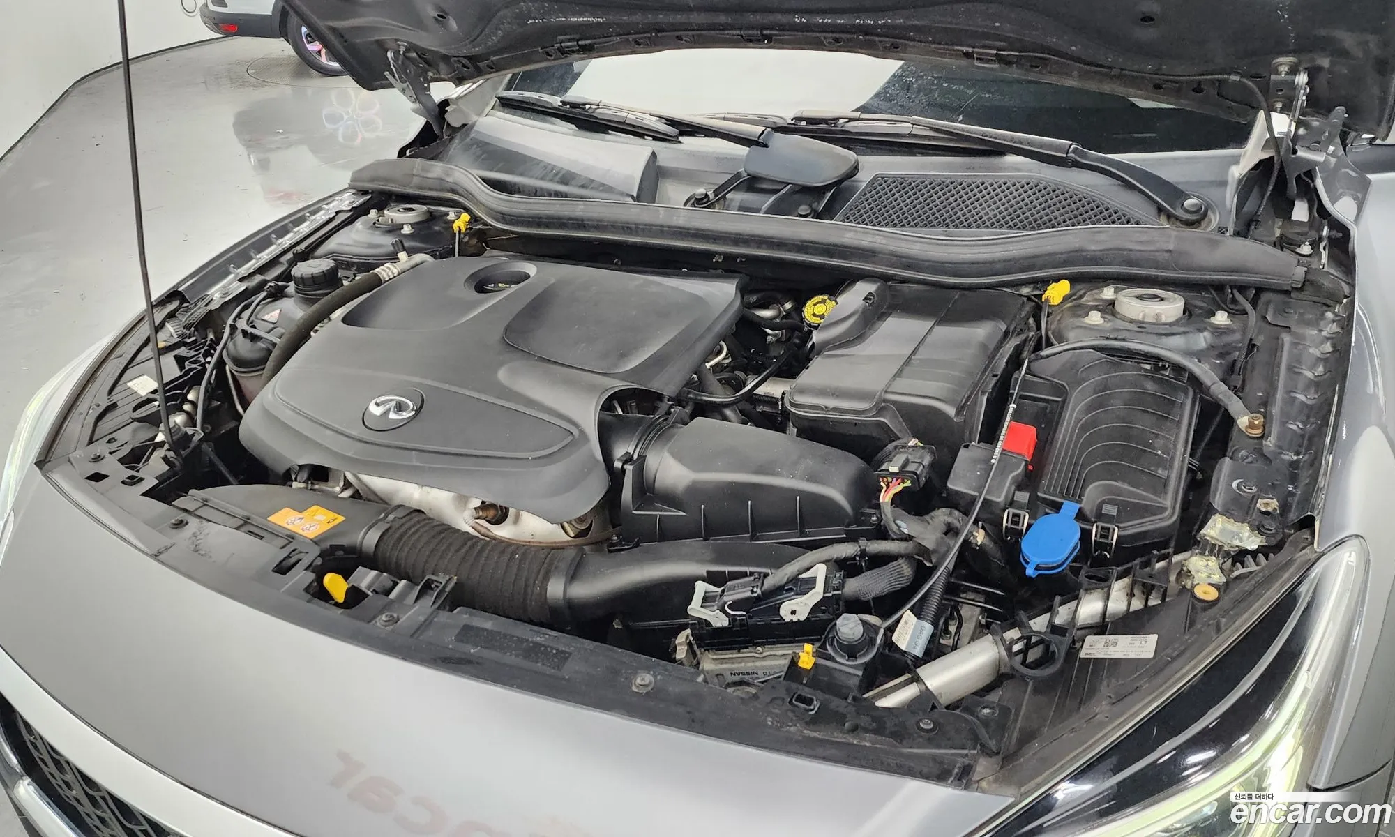 Infiniti Q30 20 Premium - фотография 3794740