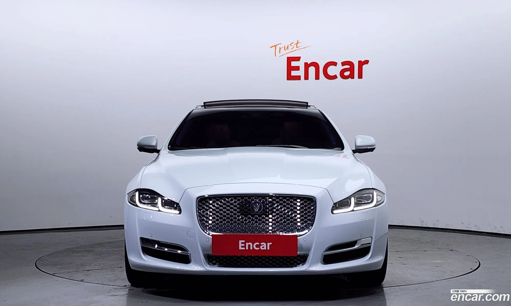 Jaguar Xj 30D Premium Luxury Lwb 2017 - фотография 3500335