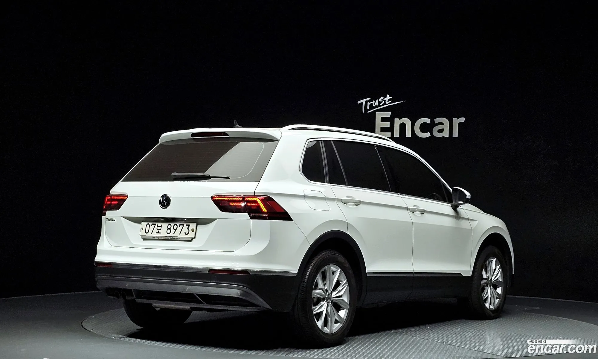 Volkswagen Tiguan Ii 20 Tdi Premium 2018 - фотография 8087990