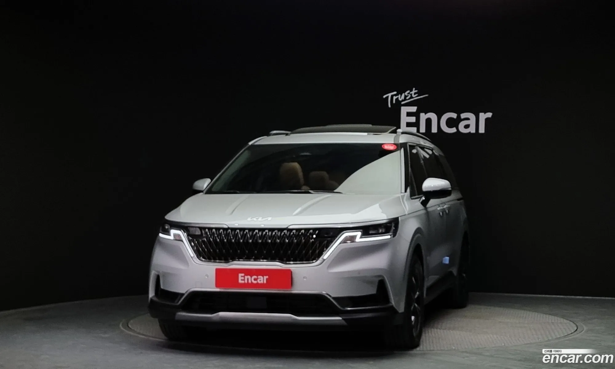 Kia Carnival Gasoline 9-Seater Signature 2023 - фотография 12546033