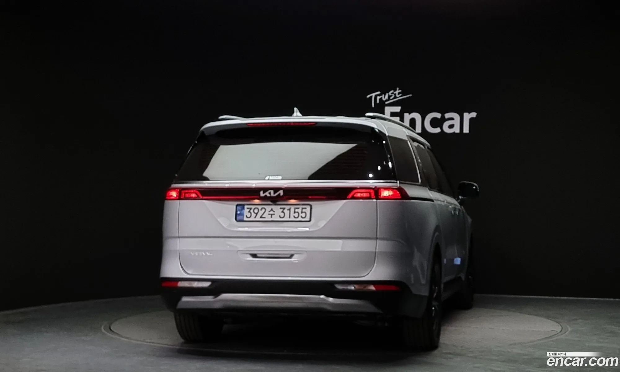Kia Carnival Gasoline 9-Seater Signature 2023 - фотография 12546035