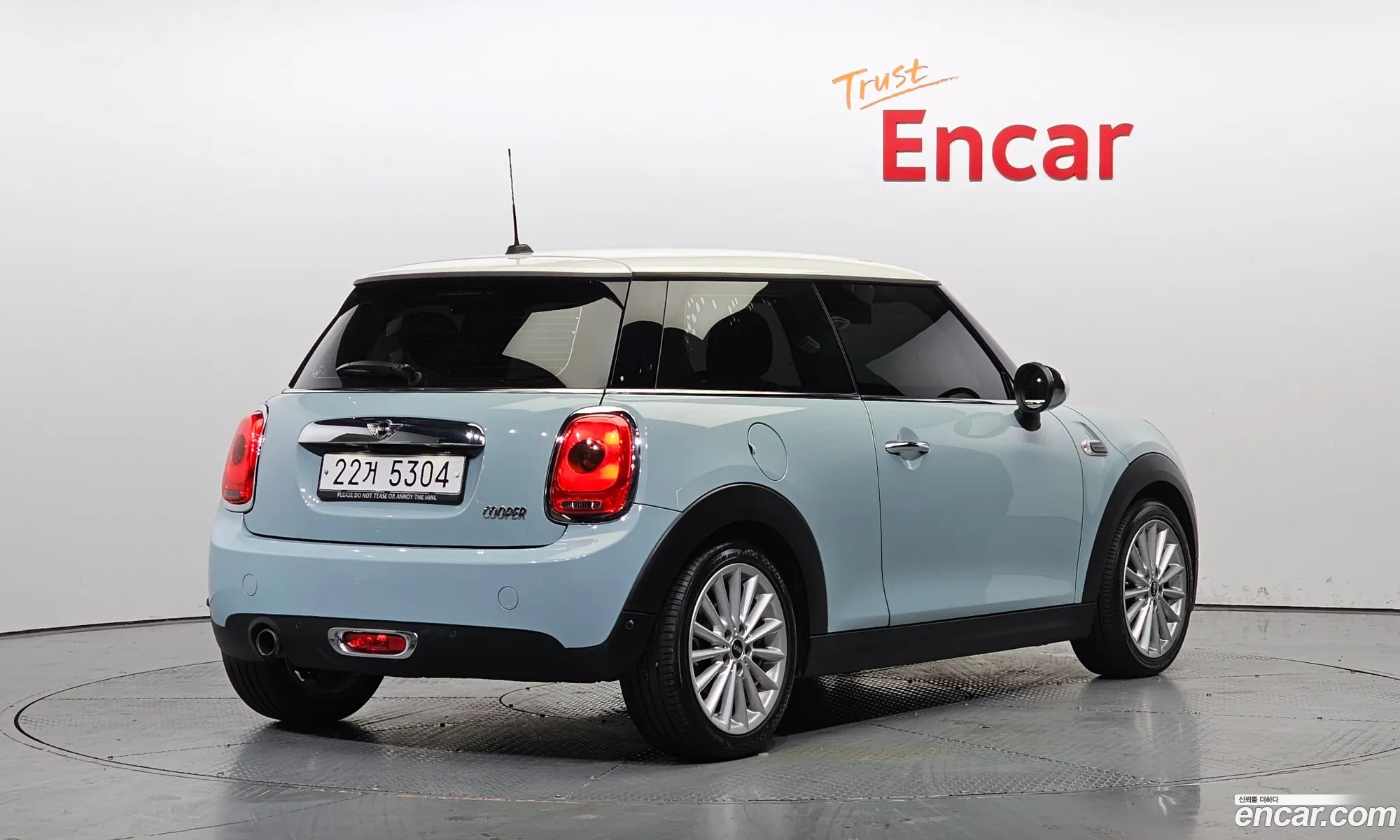 Mini Cooper Retro Blue Edition 2018 - фотография 3891572