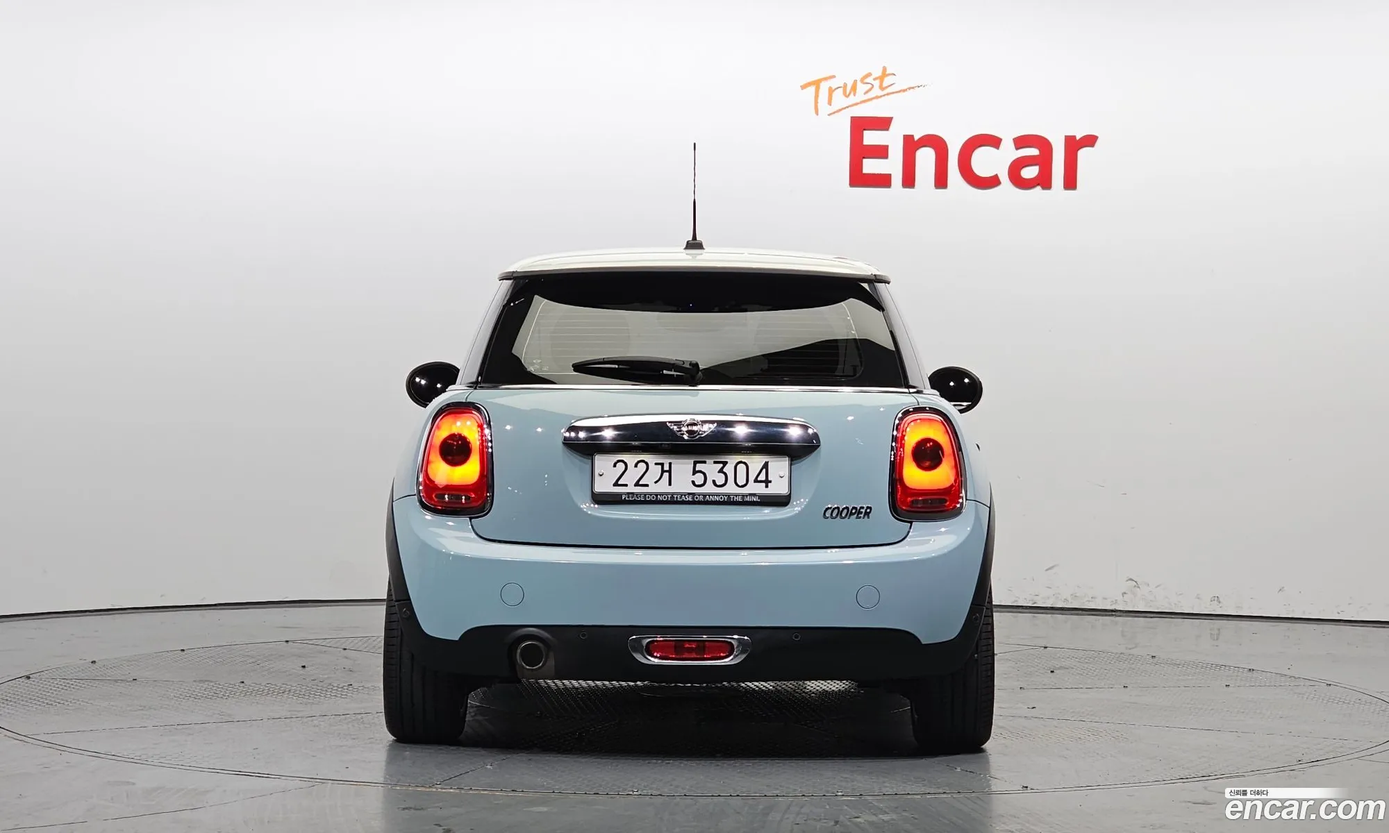 Mini Cooper Retro Blue Edition 2018 - фотография 3891574