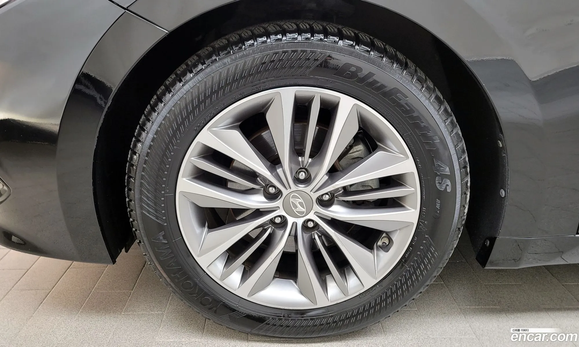 Hyundai Grandeur V Hg240 Modern 2015 - фотография 12297790
