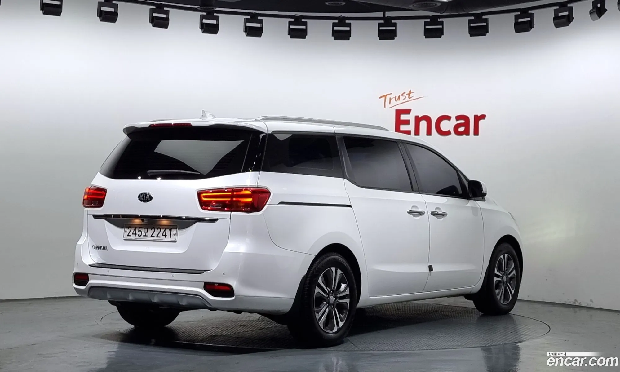 Kia Carnival Iii 9-Seater Luxury 2019 - фотография 17186534