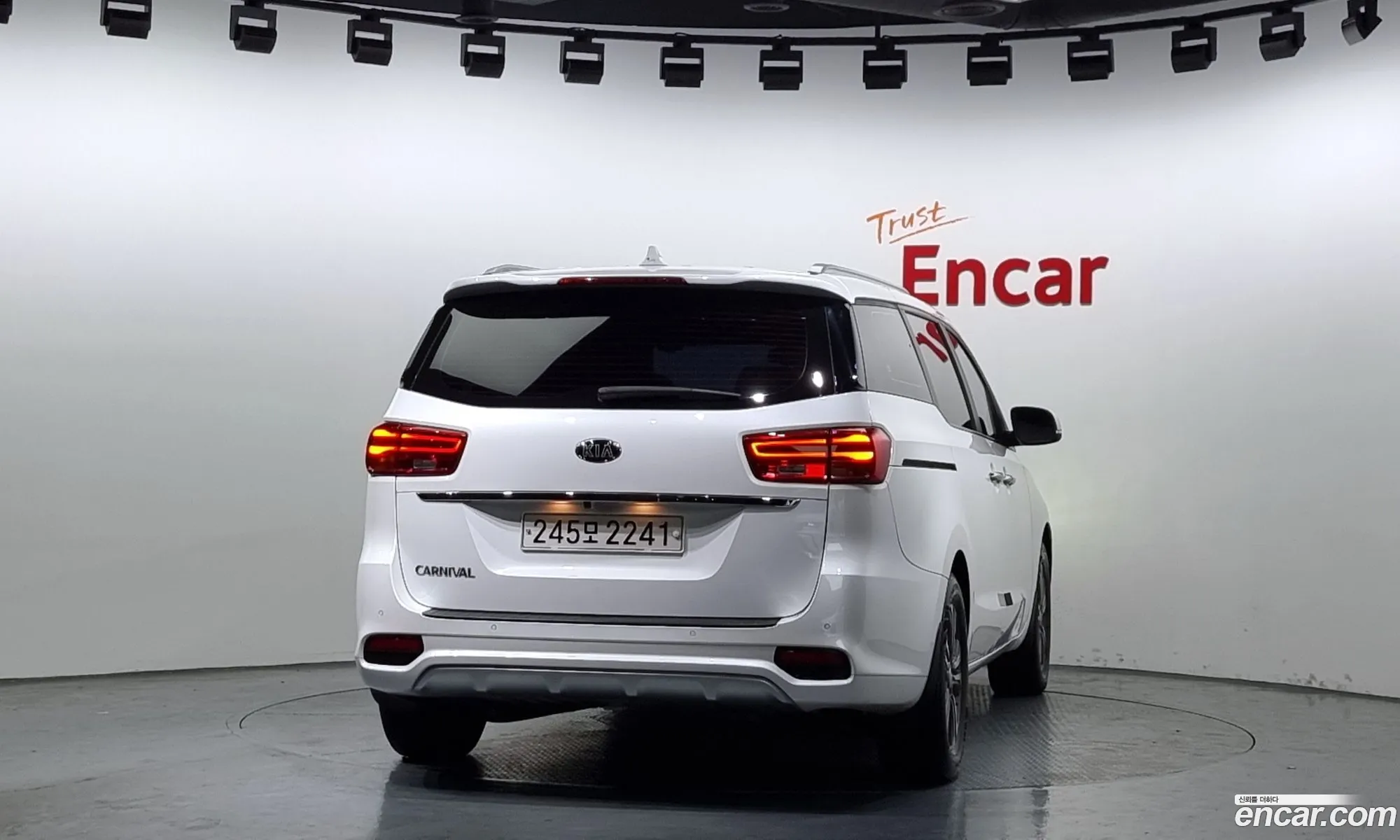 Kia Carnival Iii 9-Seater Luxury 2019 - фотография 17186536