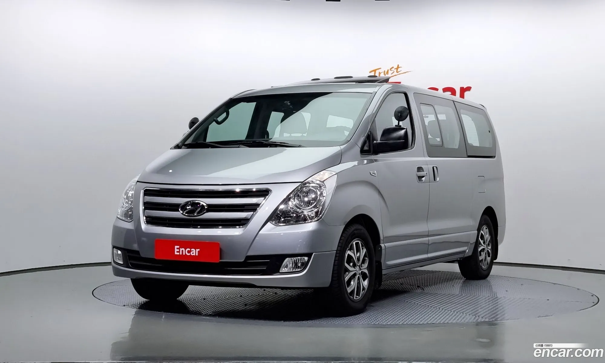 Hyundai Starex 11-Seater Wagon 2017 - фотография 11953023