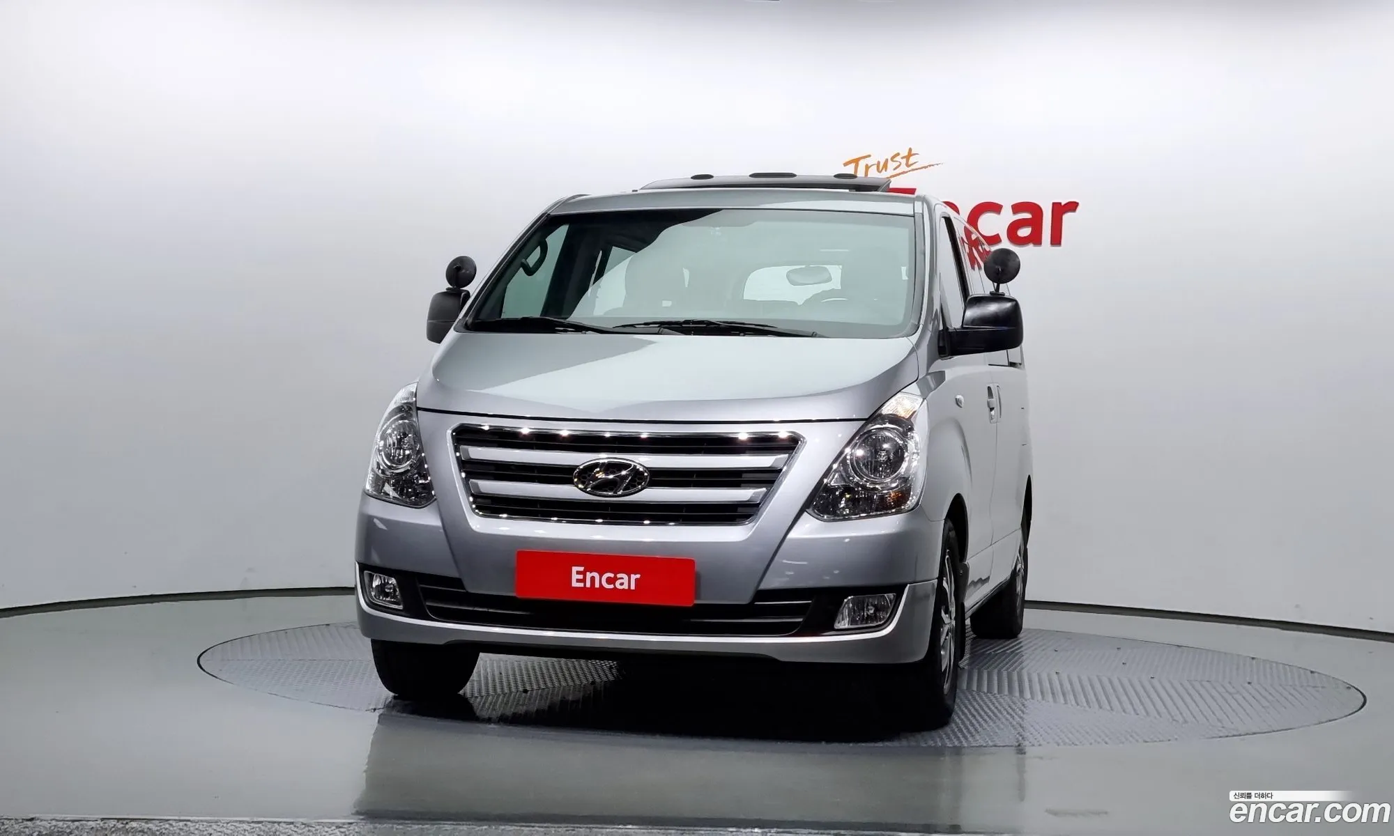 Hyundai Starex 11-Seater Wagon 2017 - фотография 11953025