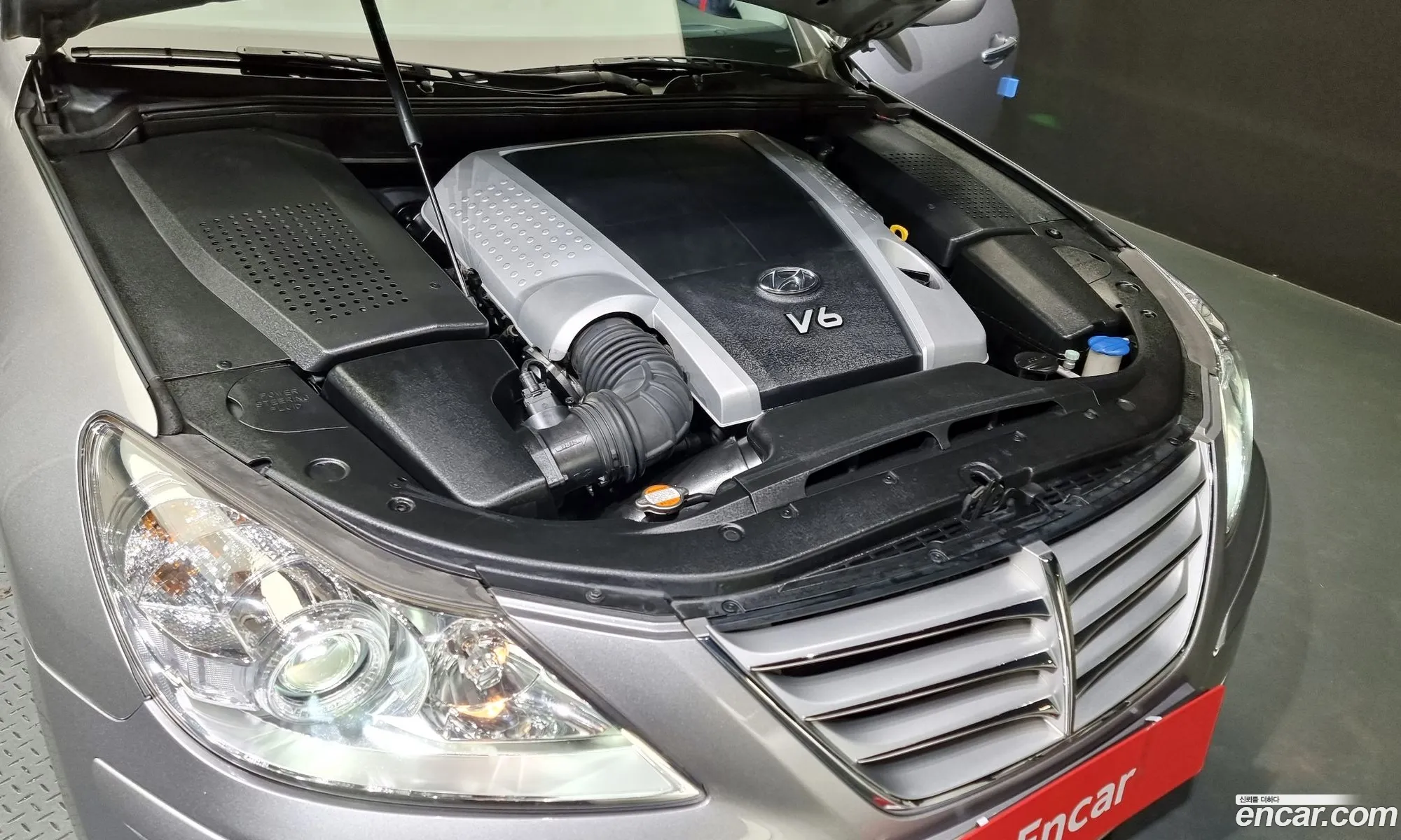 Hyundai Genesis I Bh330 Luxury 2010 - фотография 15979349
