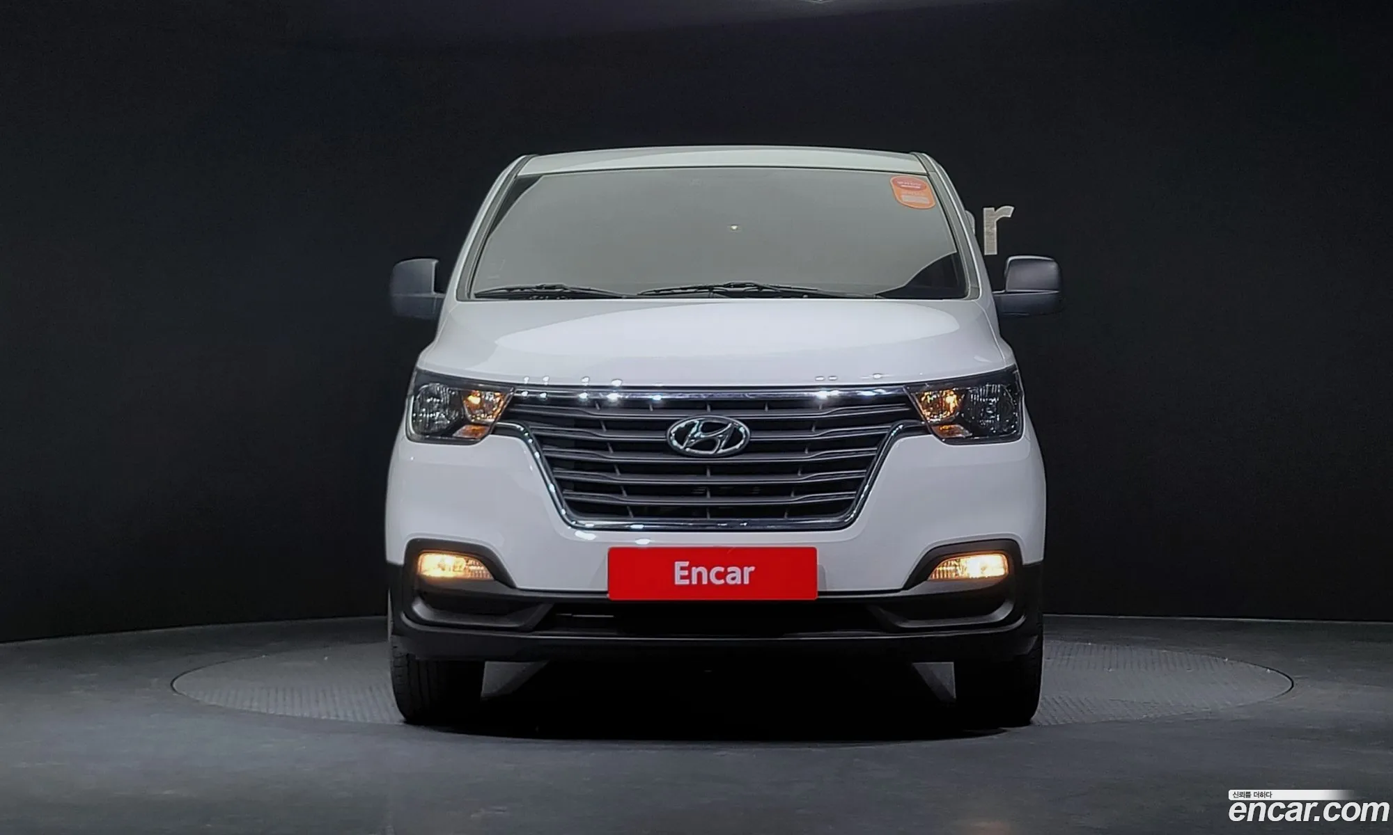 Hyundai The New Grand Starex Van 3-Seater Style - фотография 13559120