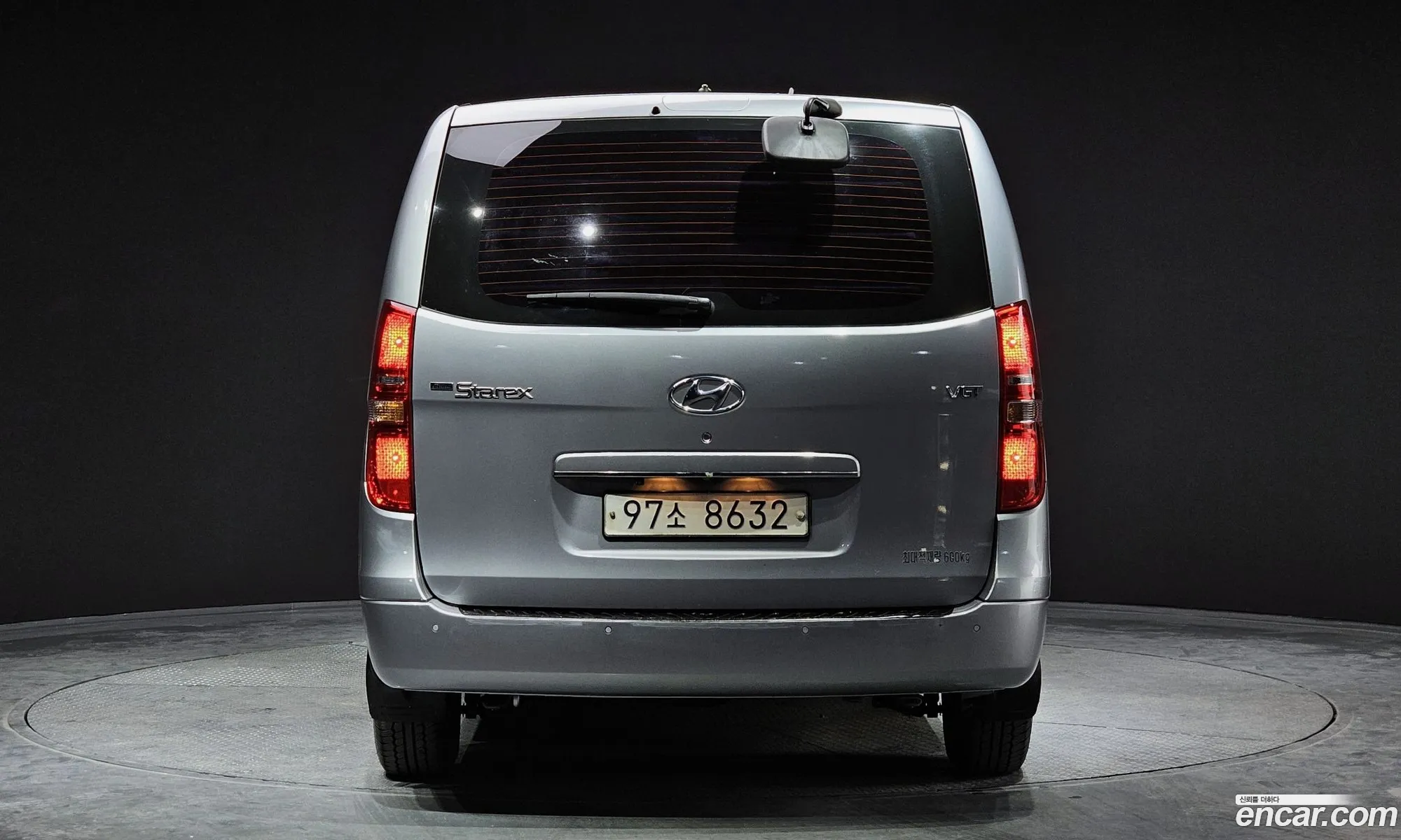 Hyundai Starex 5-Seater Van 2016 - фотография 12118936