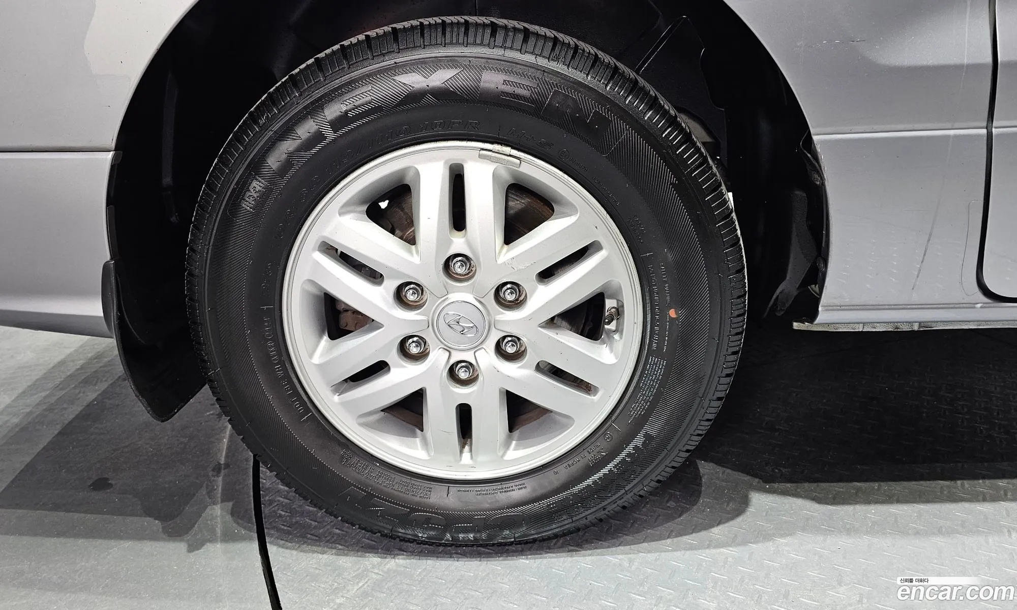 Hyundai Starex 5-Seater Van 2016 - фотография 12118937