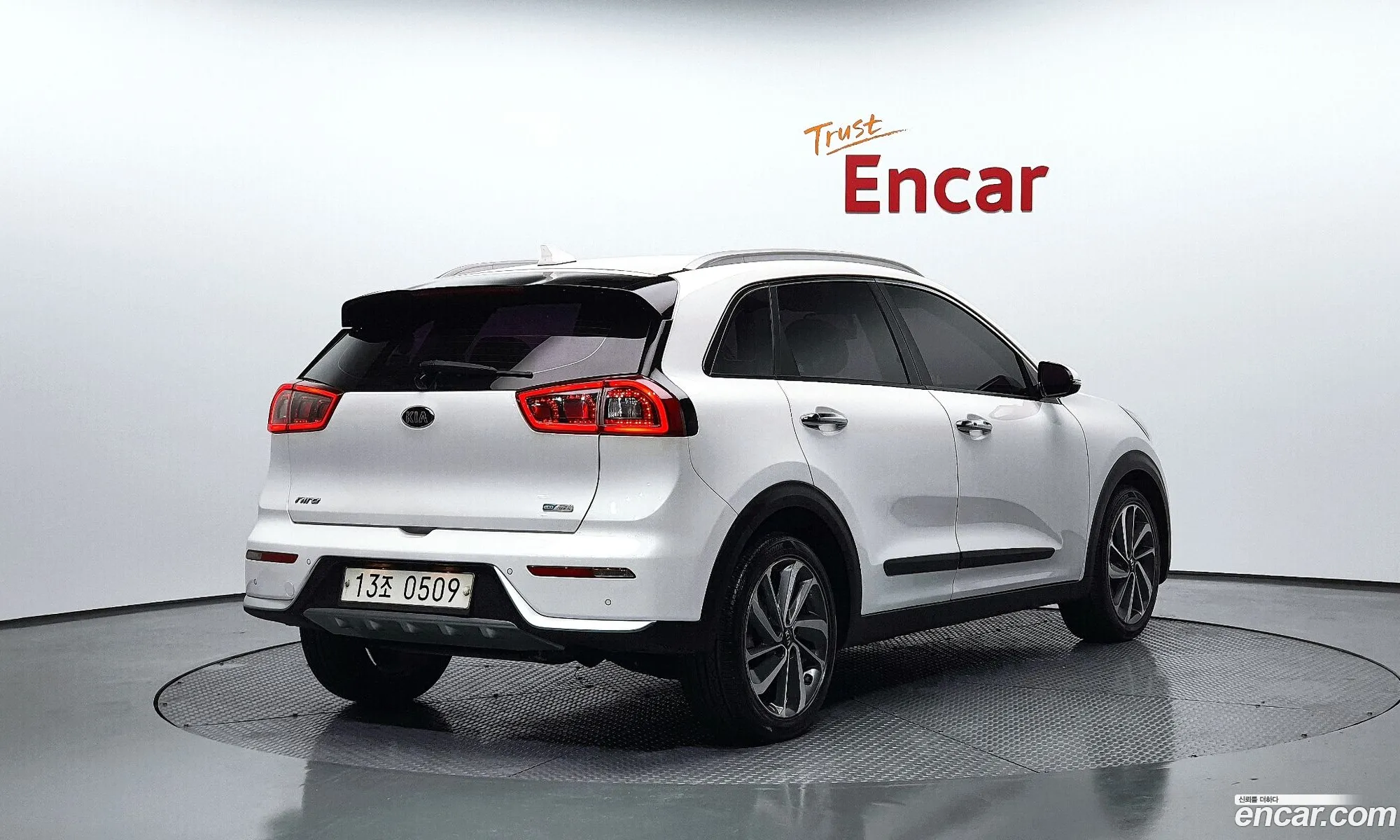 Kia Niro Prestige - фотография 19018539